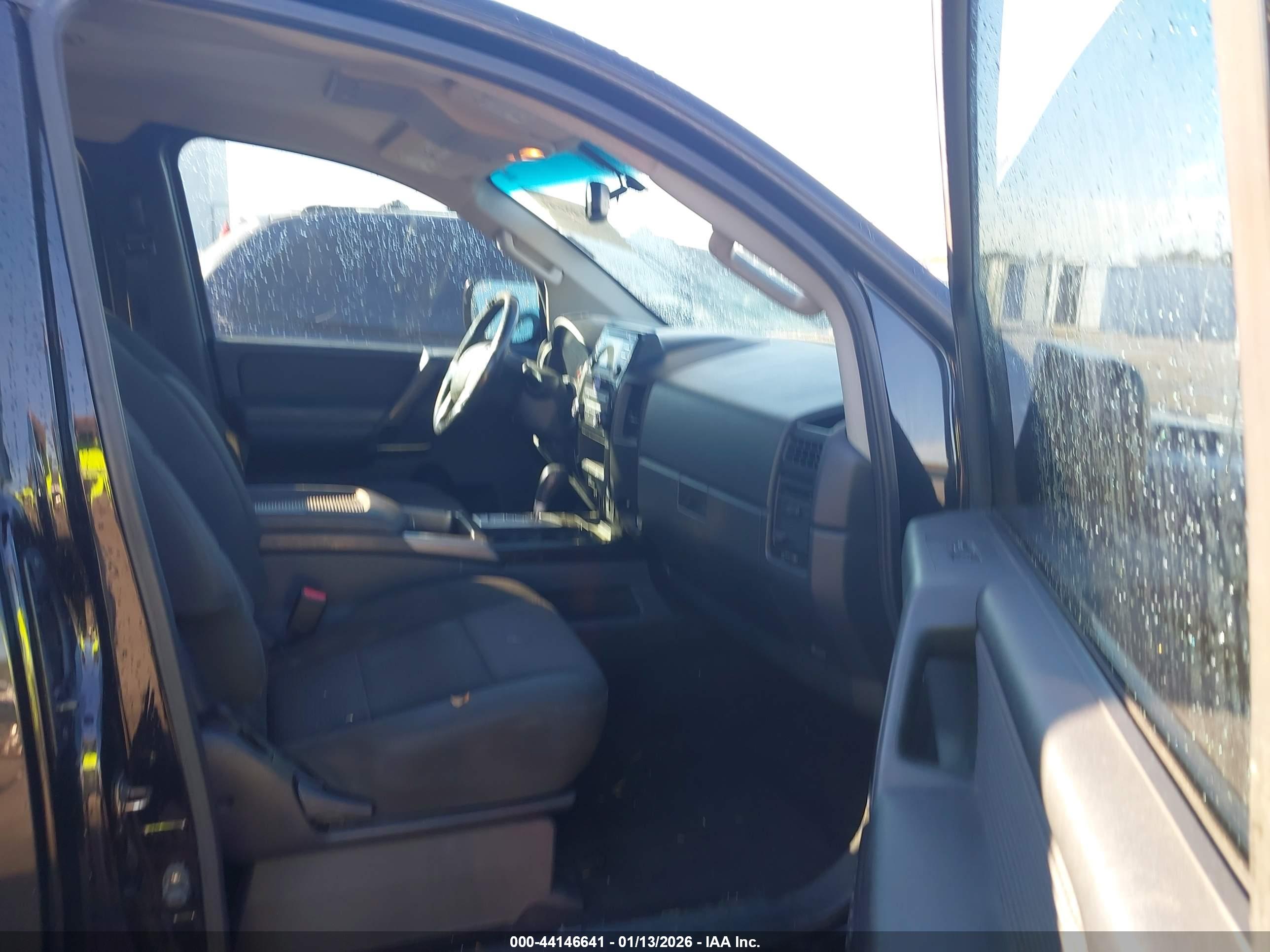 NISSAN TITAN image 5