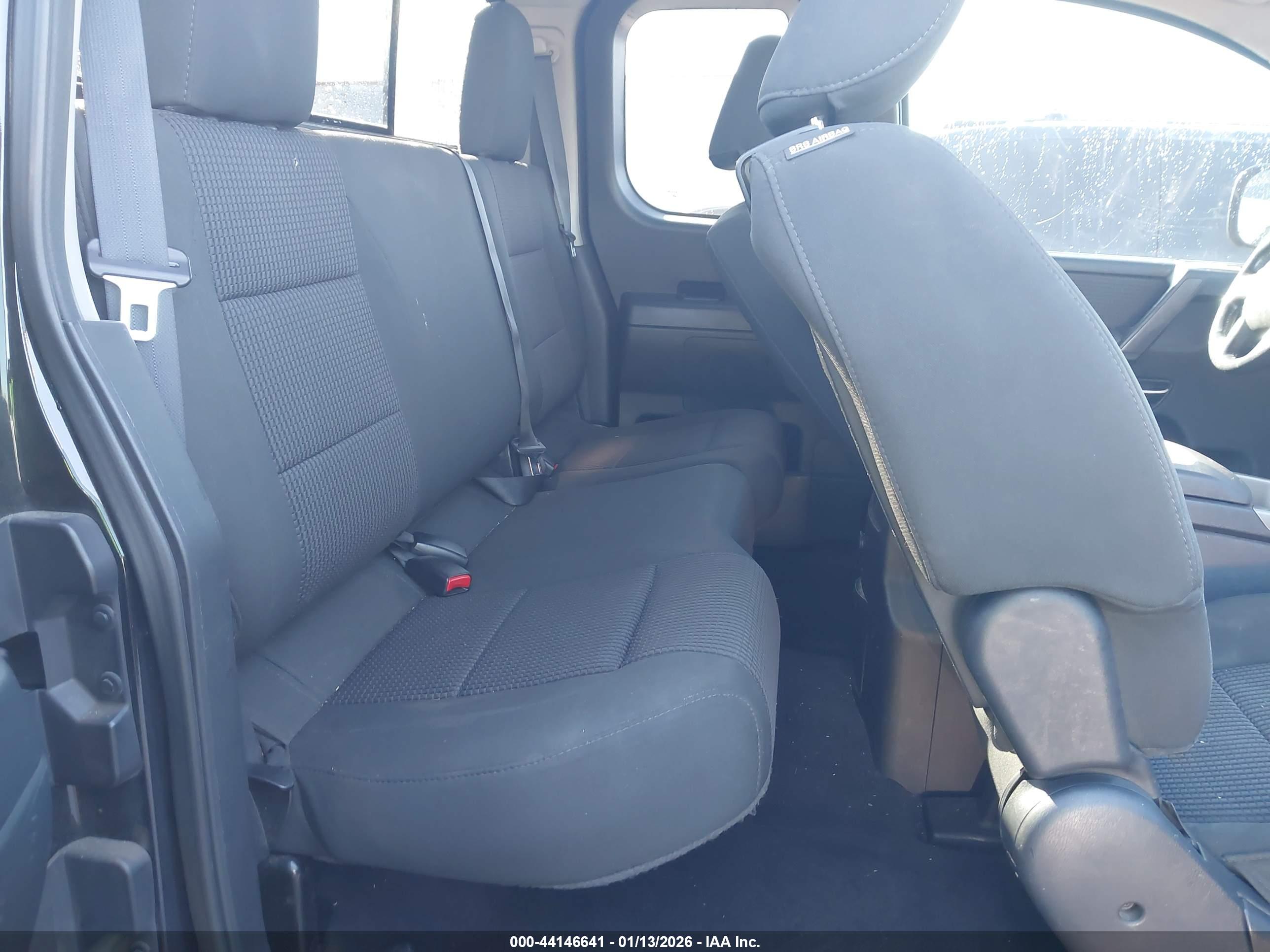 NISSAN TITAN image 8