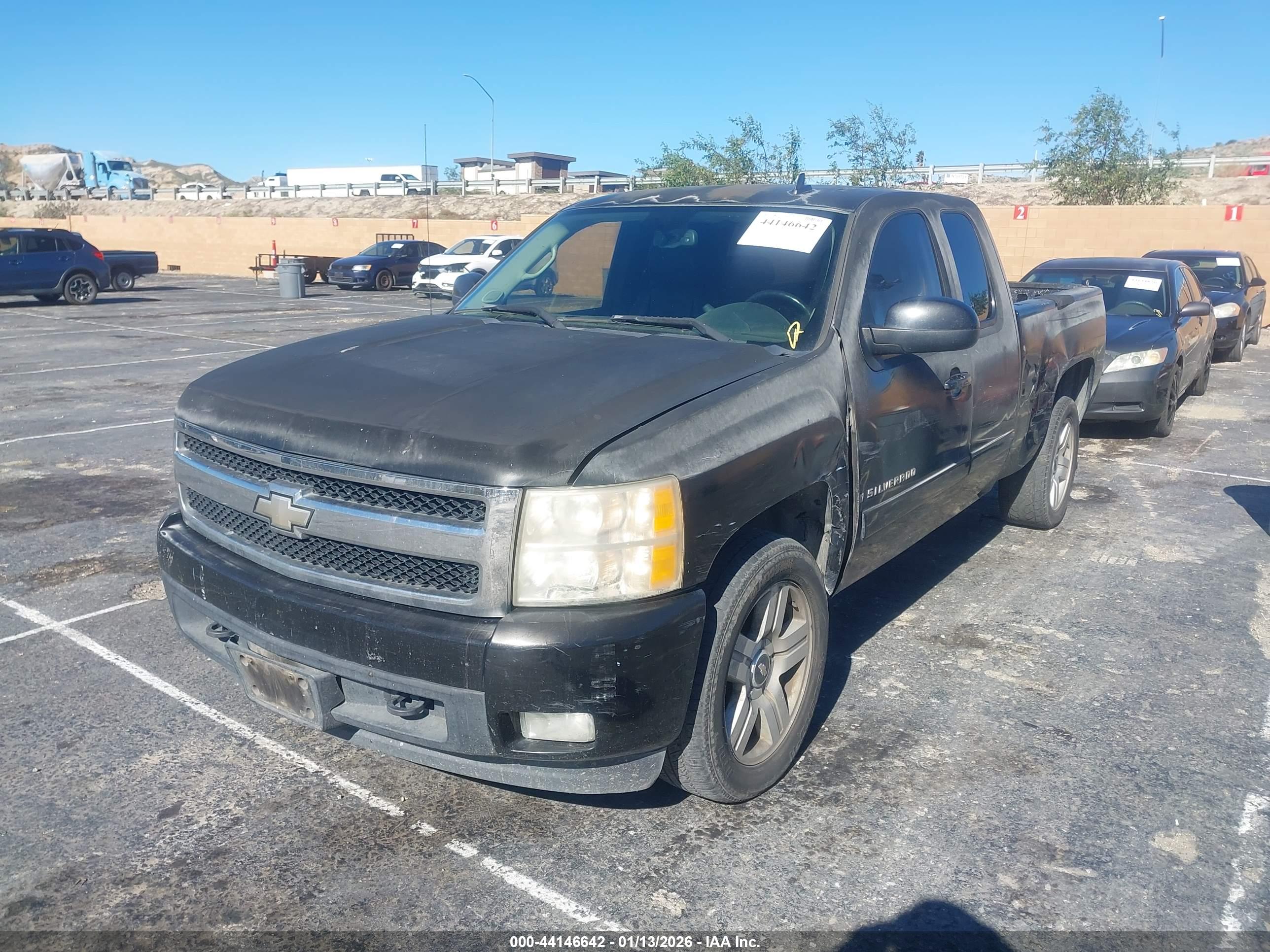 CHEVROLET SILVERADO image 2