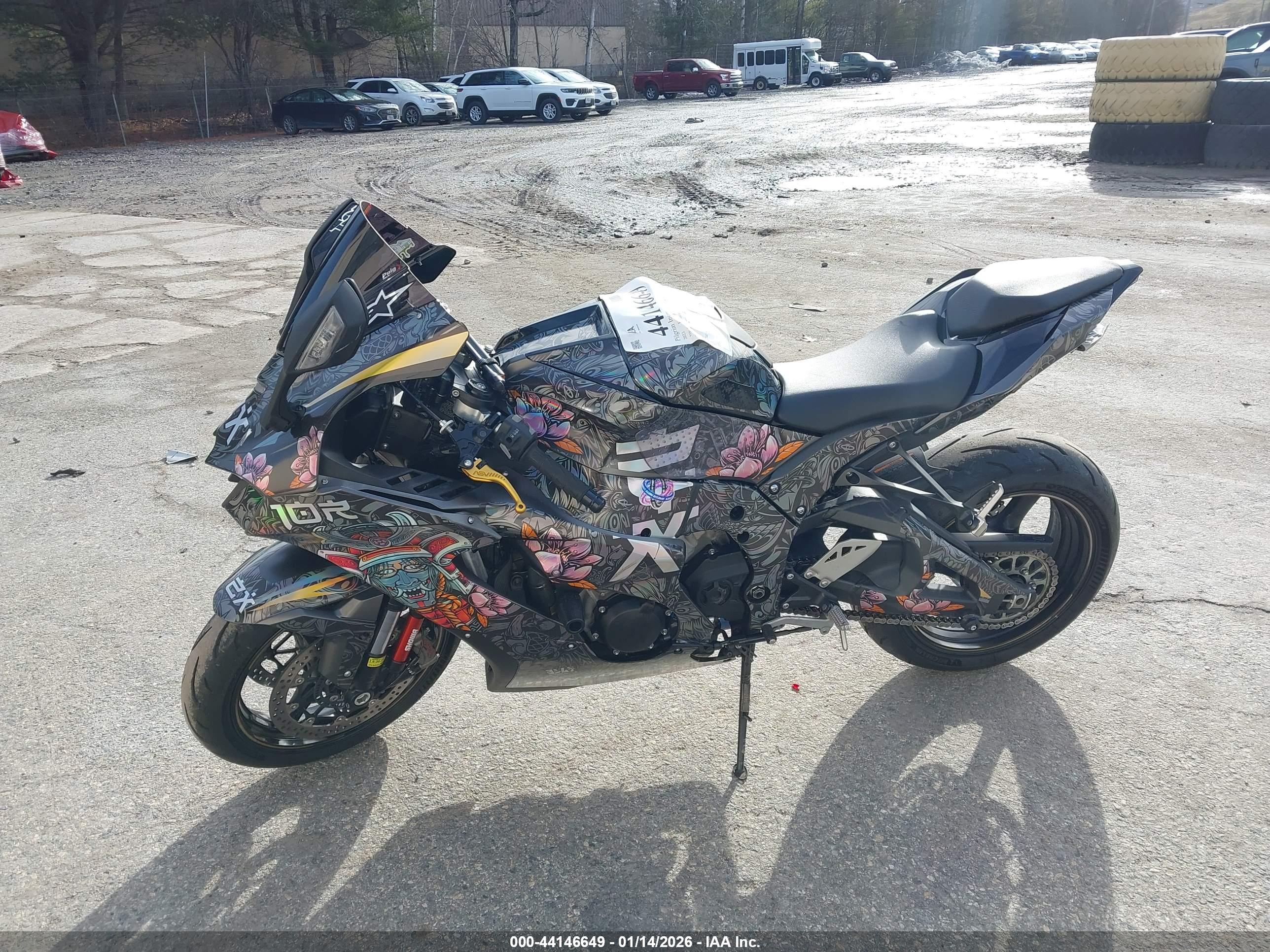 KAWASAKI ZX1002 image 2