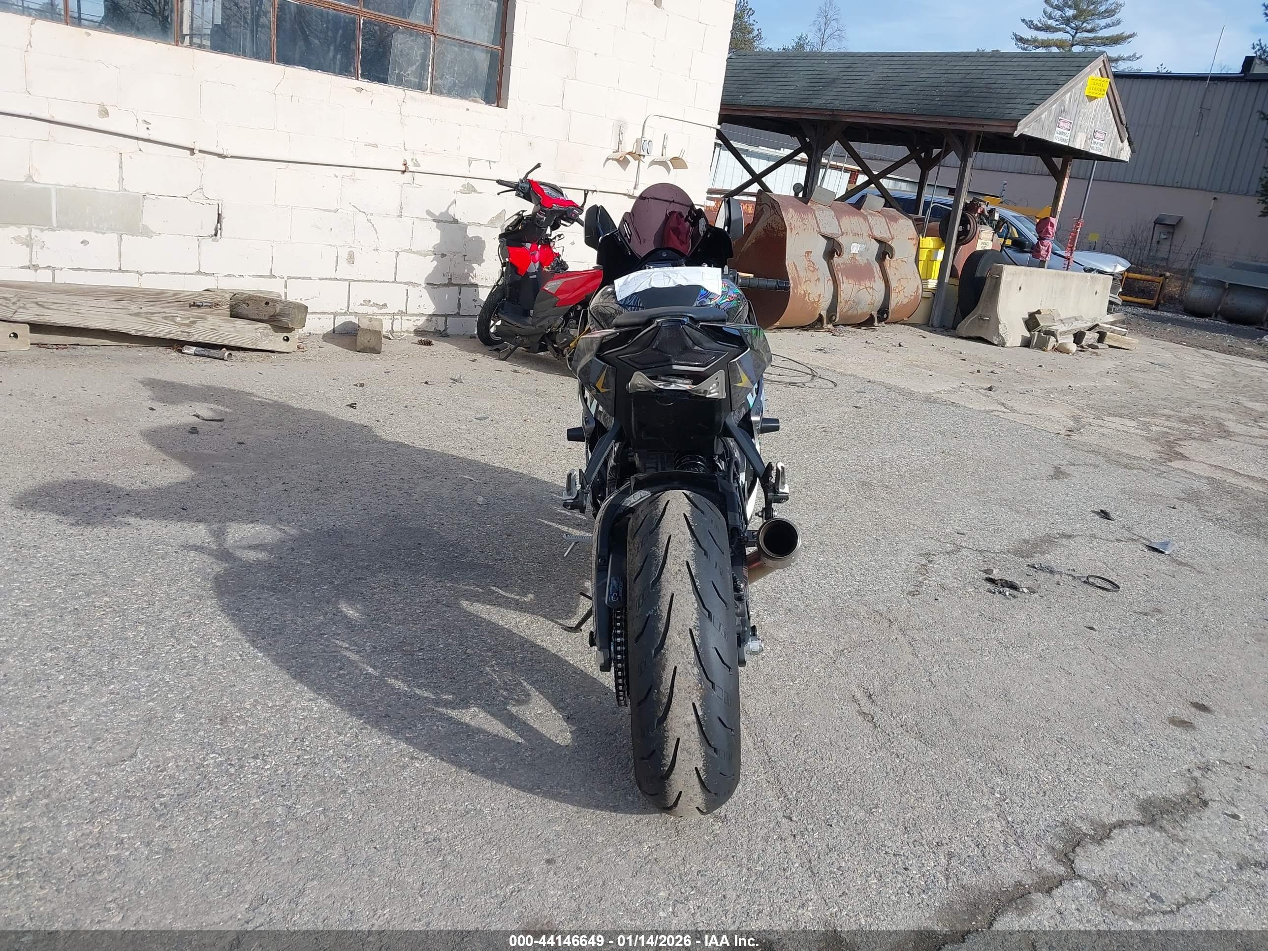KAWASAKI ZX1002 image 6
