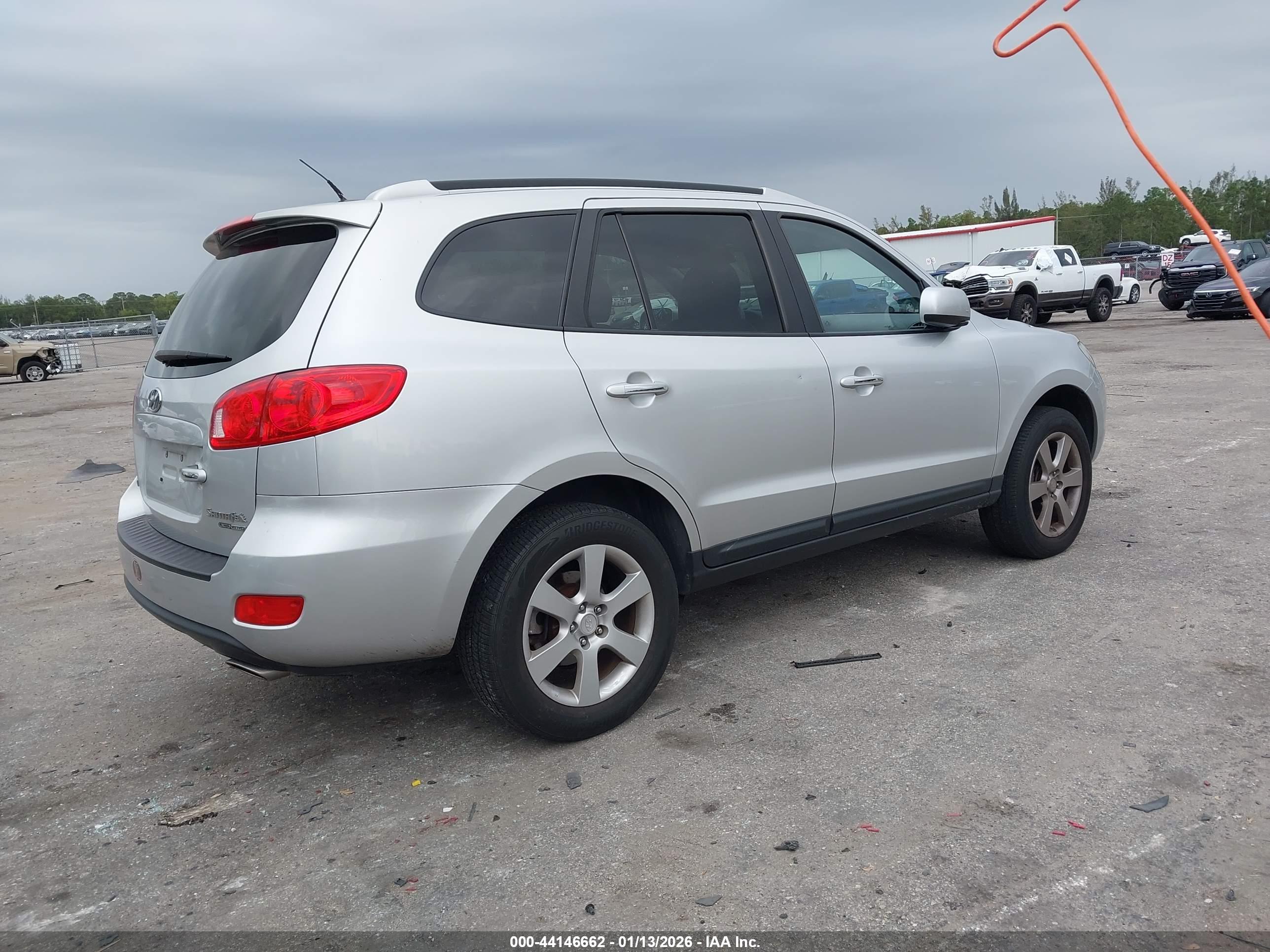 HYUNDAI SANTA image 4