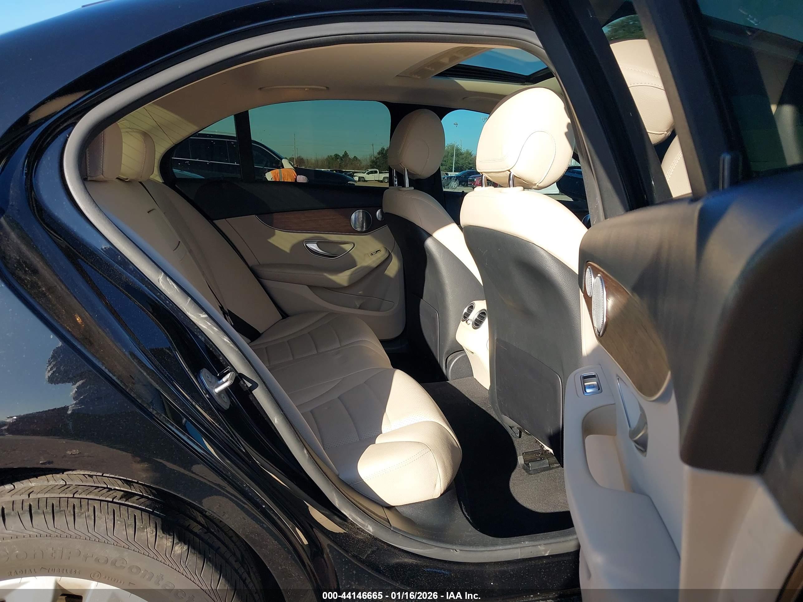MERCEDES-BENZ C image 8