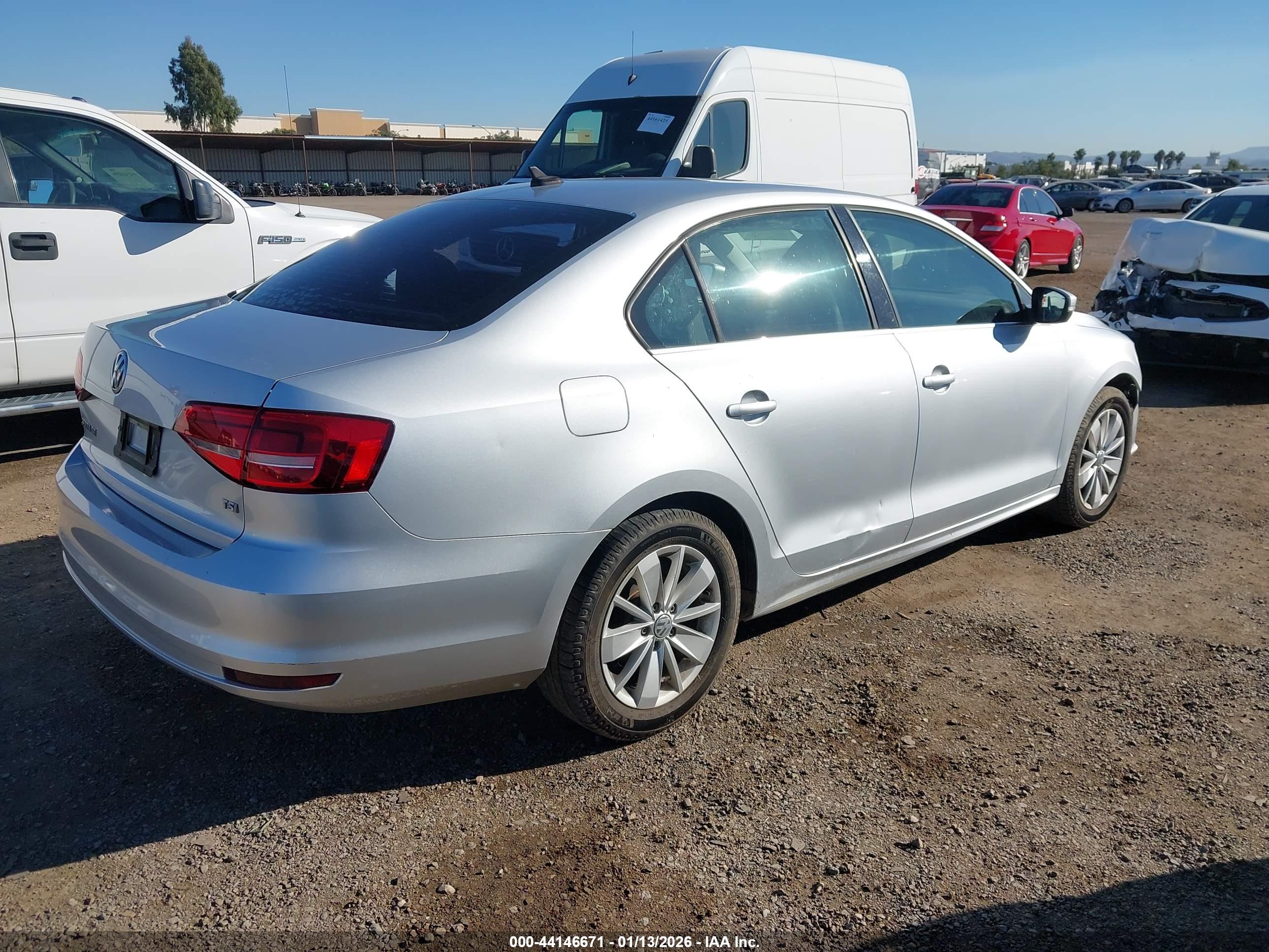 VOLKSWAGEN JETTA image 4