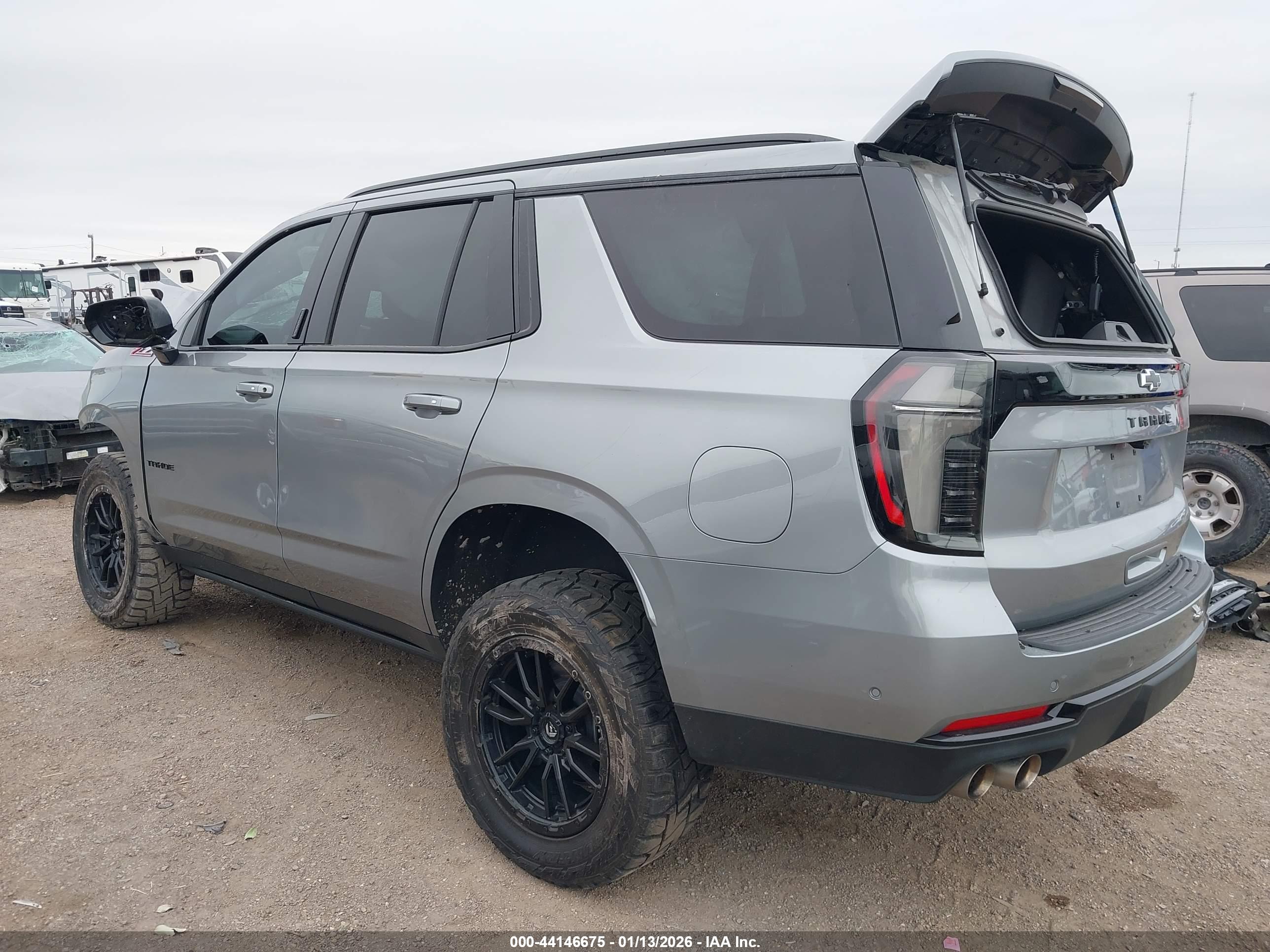 CHEVROLET TAHOE image 3