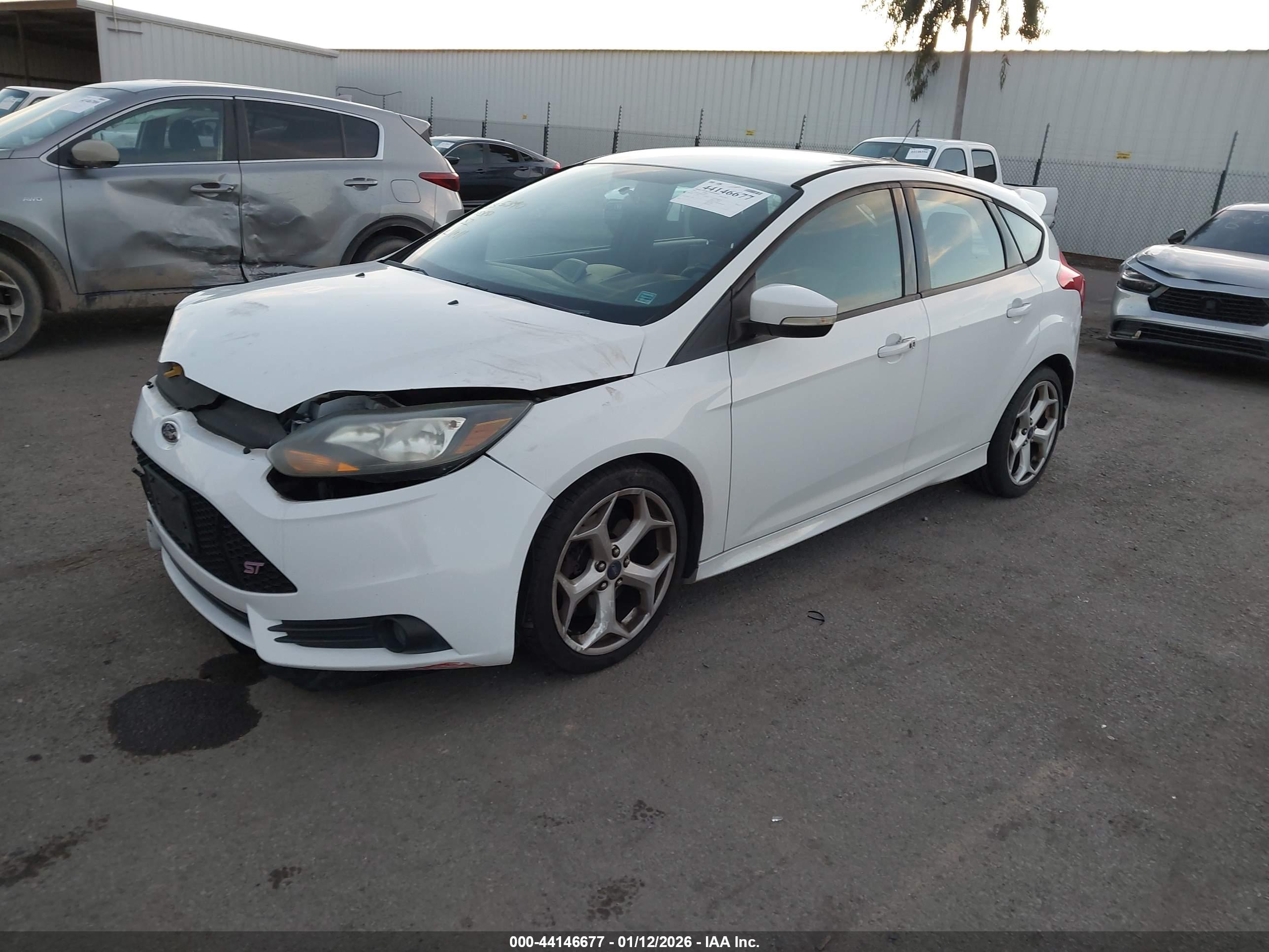FORD FOCUS image 2