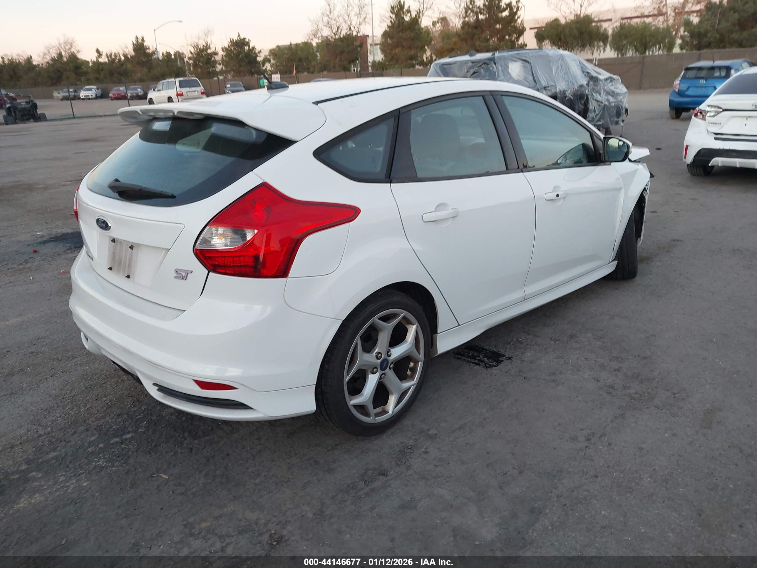 FORD FOCUS image 4
