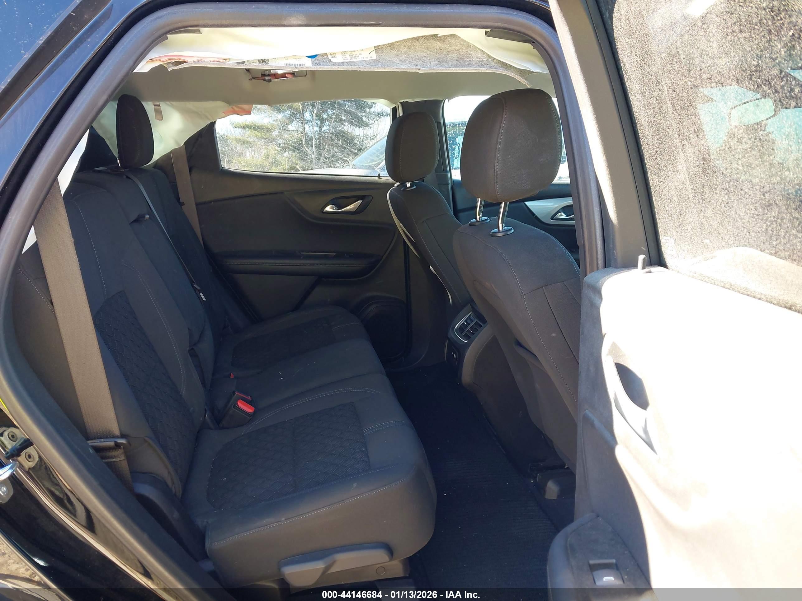 CHEVROLET BLAZER image 8