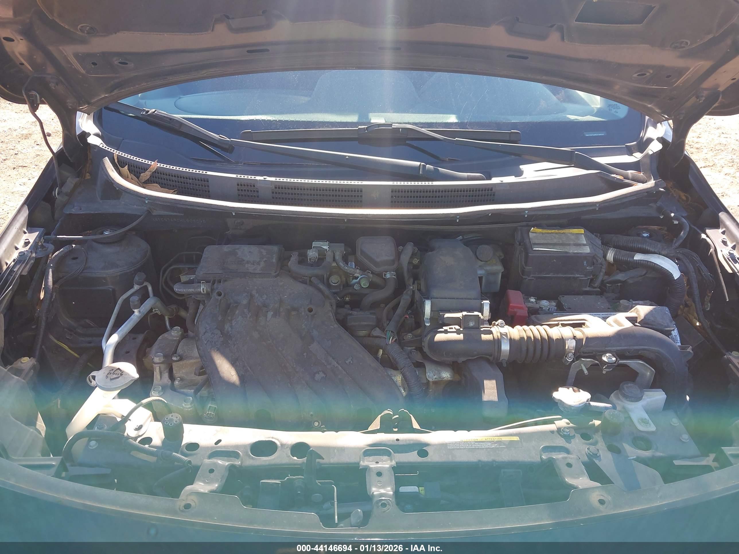 NISSAN VERSA image 10