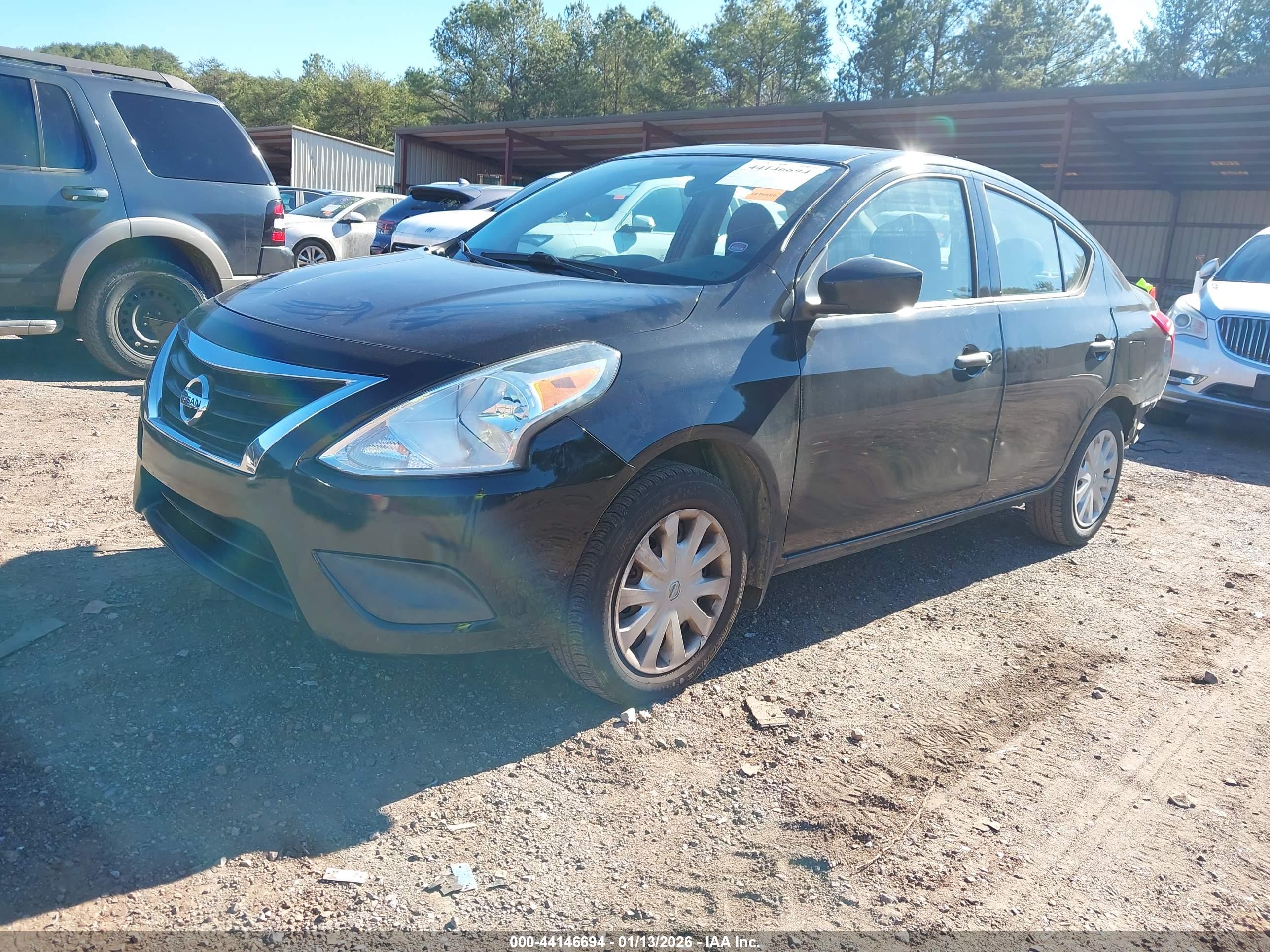 NISSAN VERSA image 2