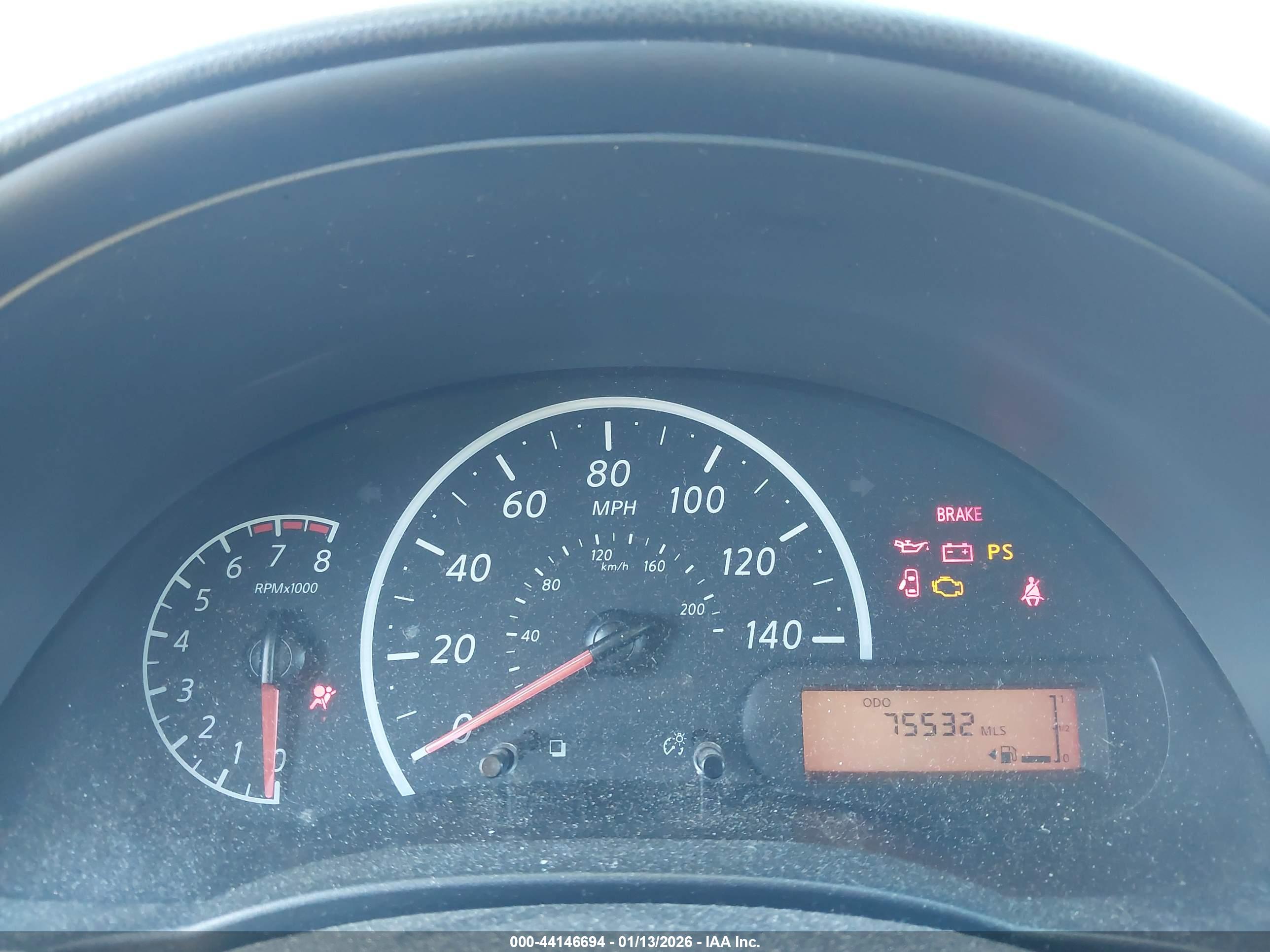 NISSAN VERSA image 7