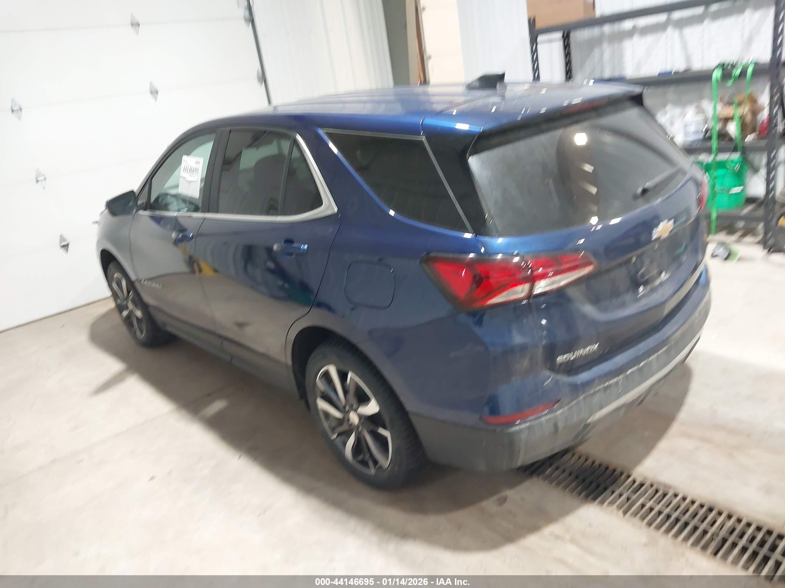 CHEVROLET EQUINOX image 3