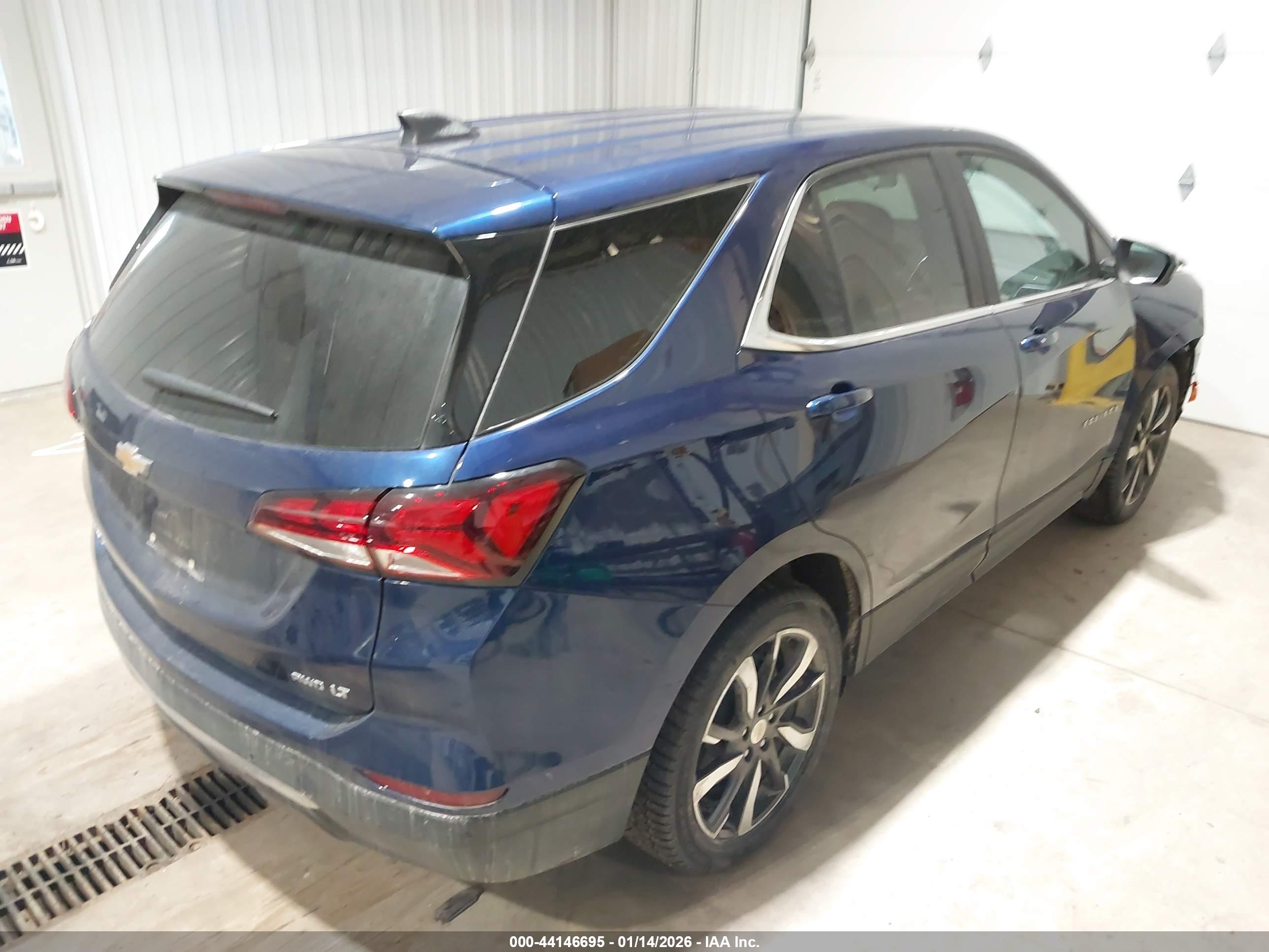 CHEVROLET EQUINOX image 4
