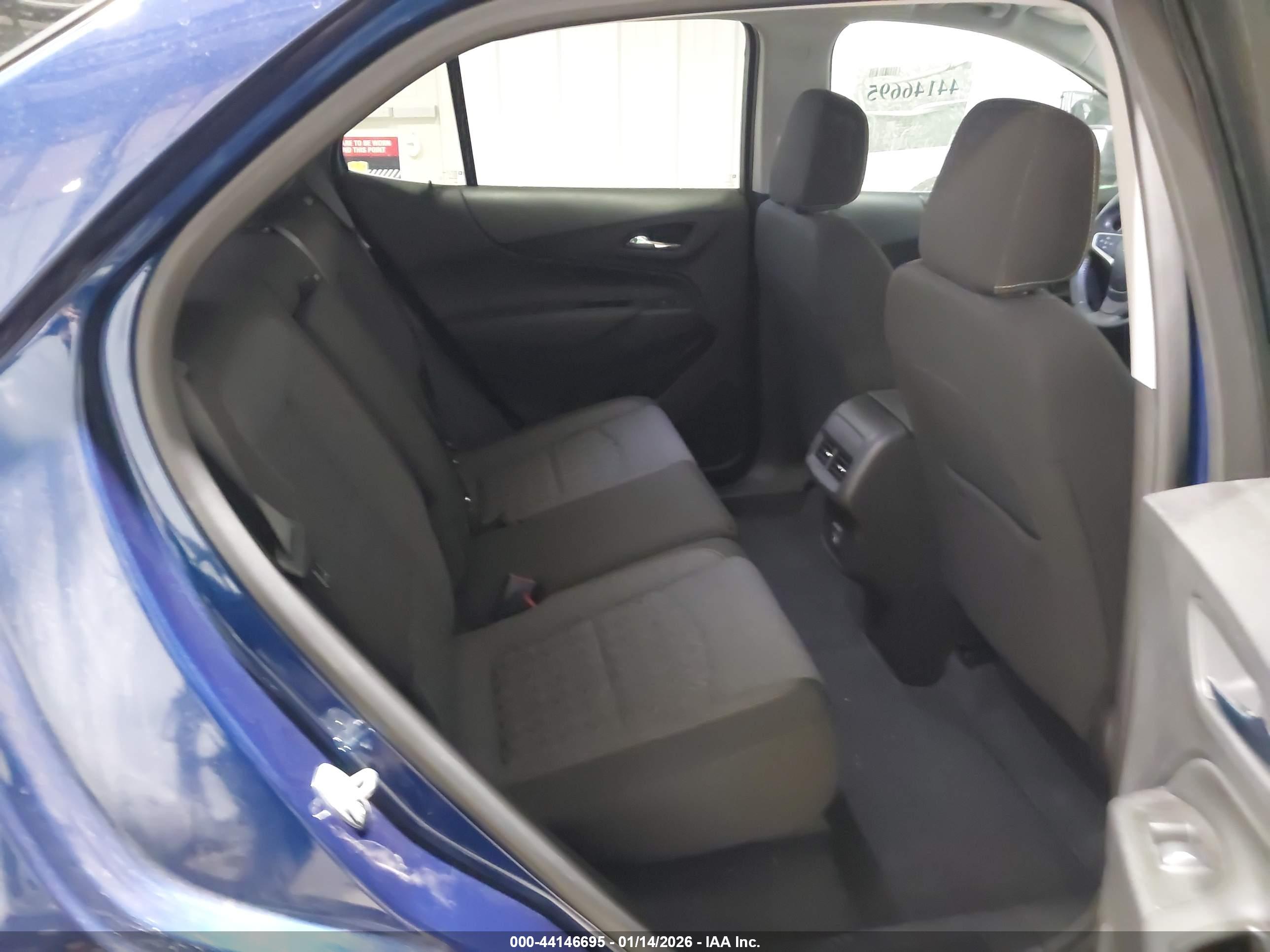 CHEVROLET EQUINOX image 8