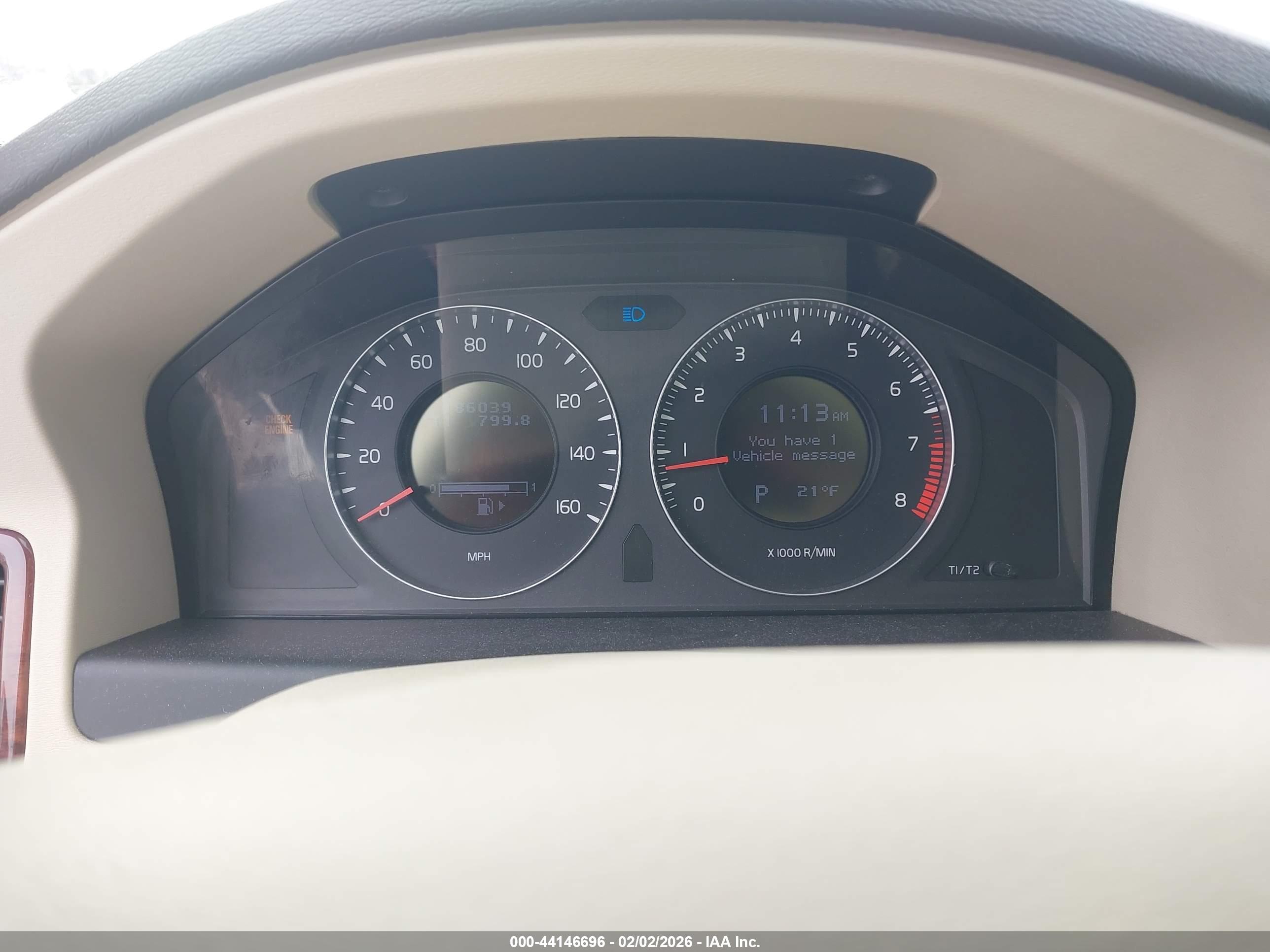 VOLVO XC70 image 7