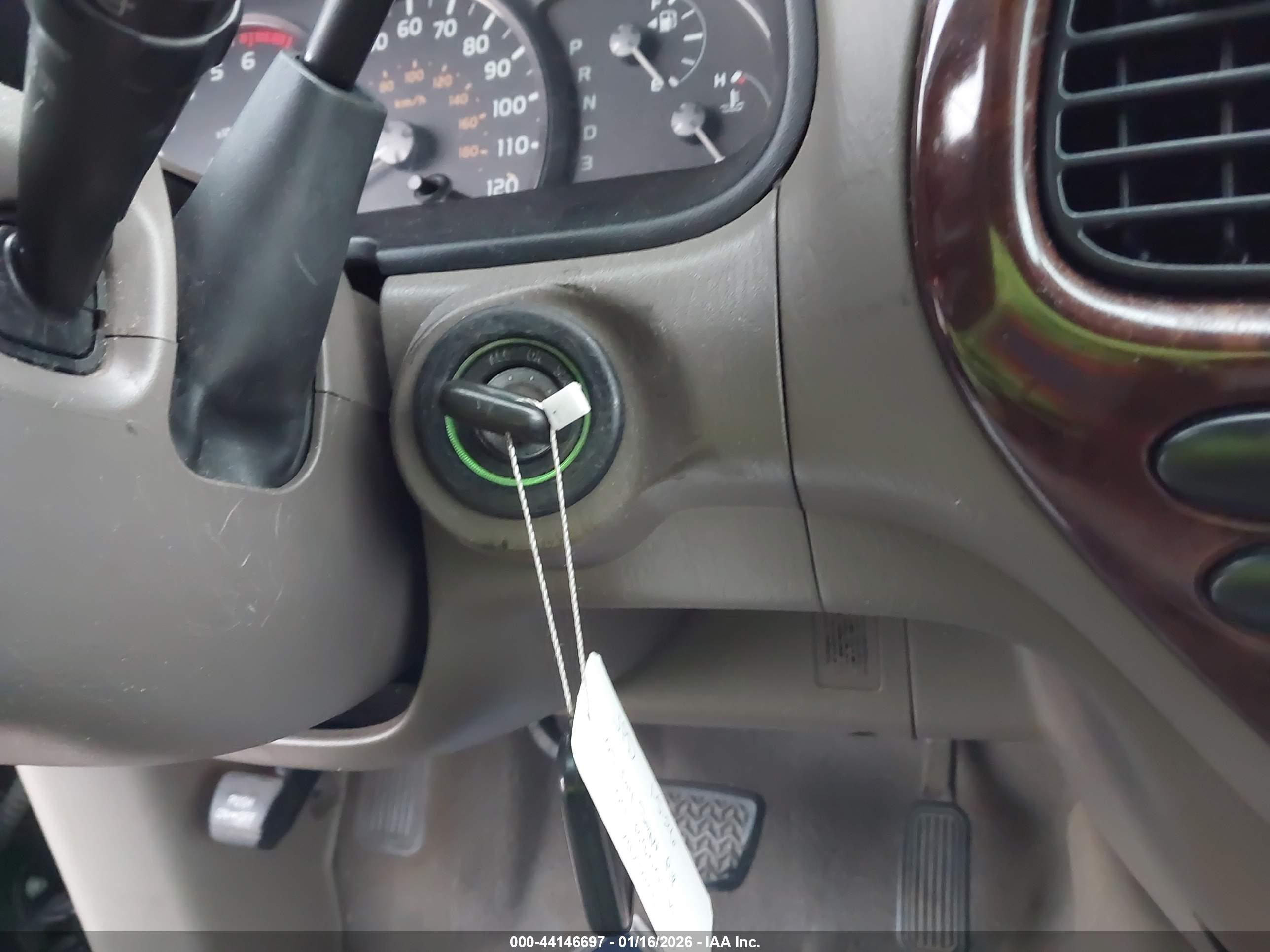TOYOTA SEQUOIA image 11