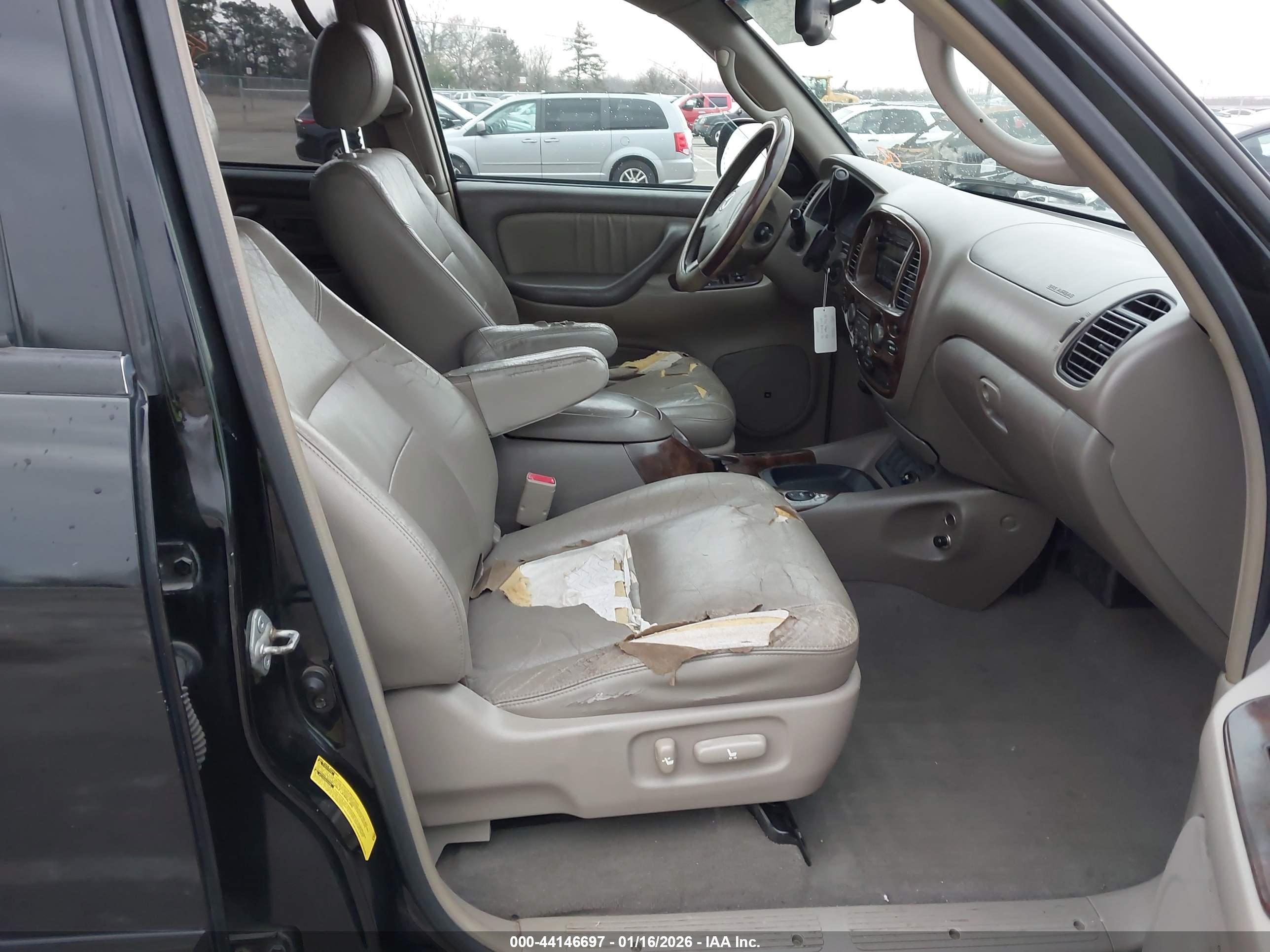 TOYOTA SEQUOIA image 5