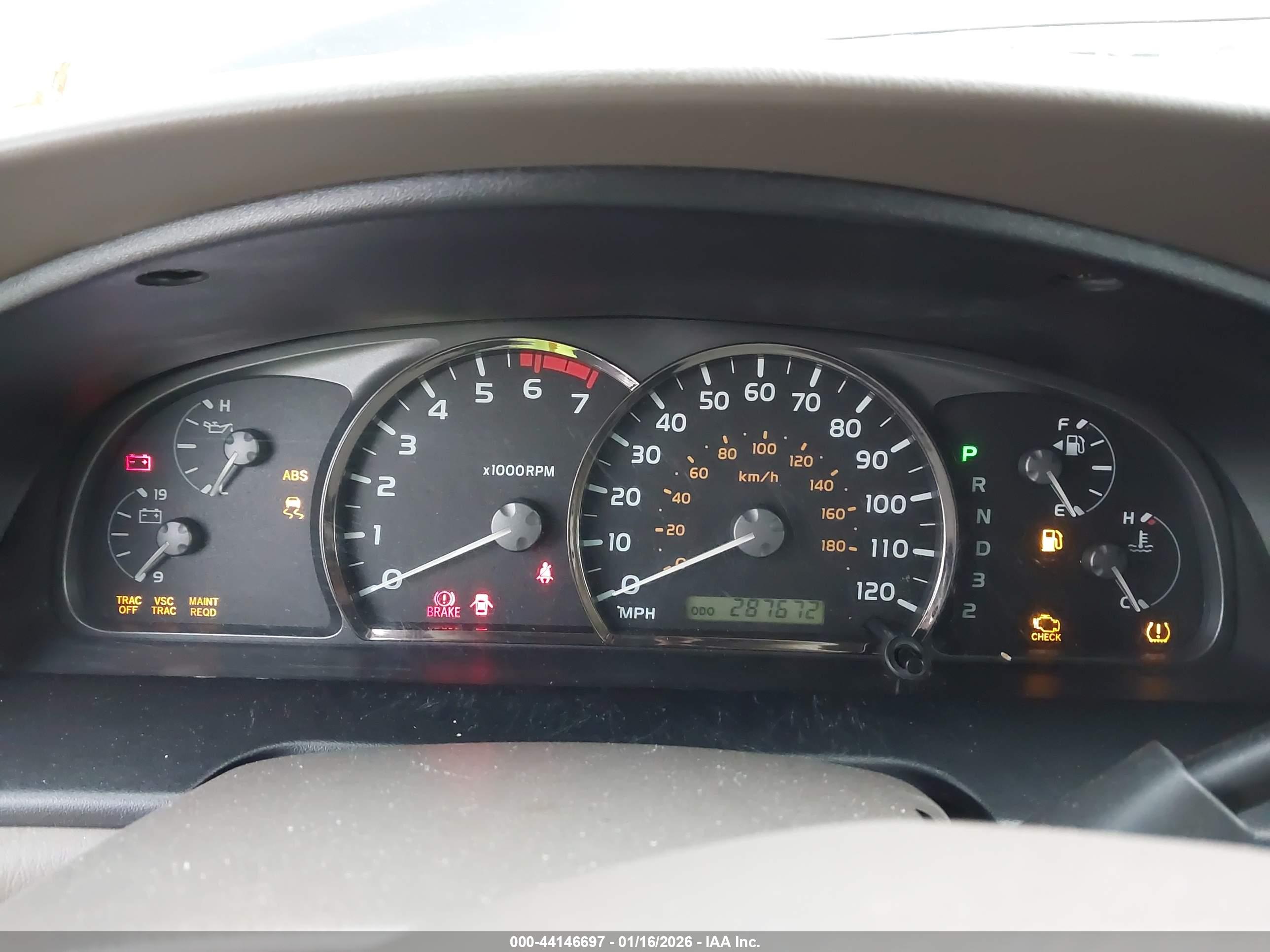 TOYOTA SEQUOIA image 7