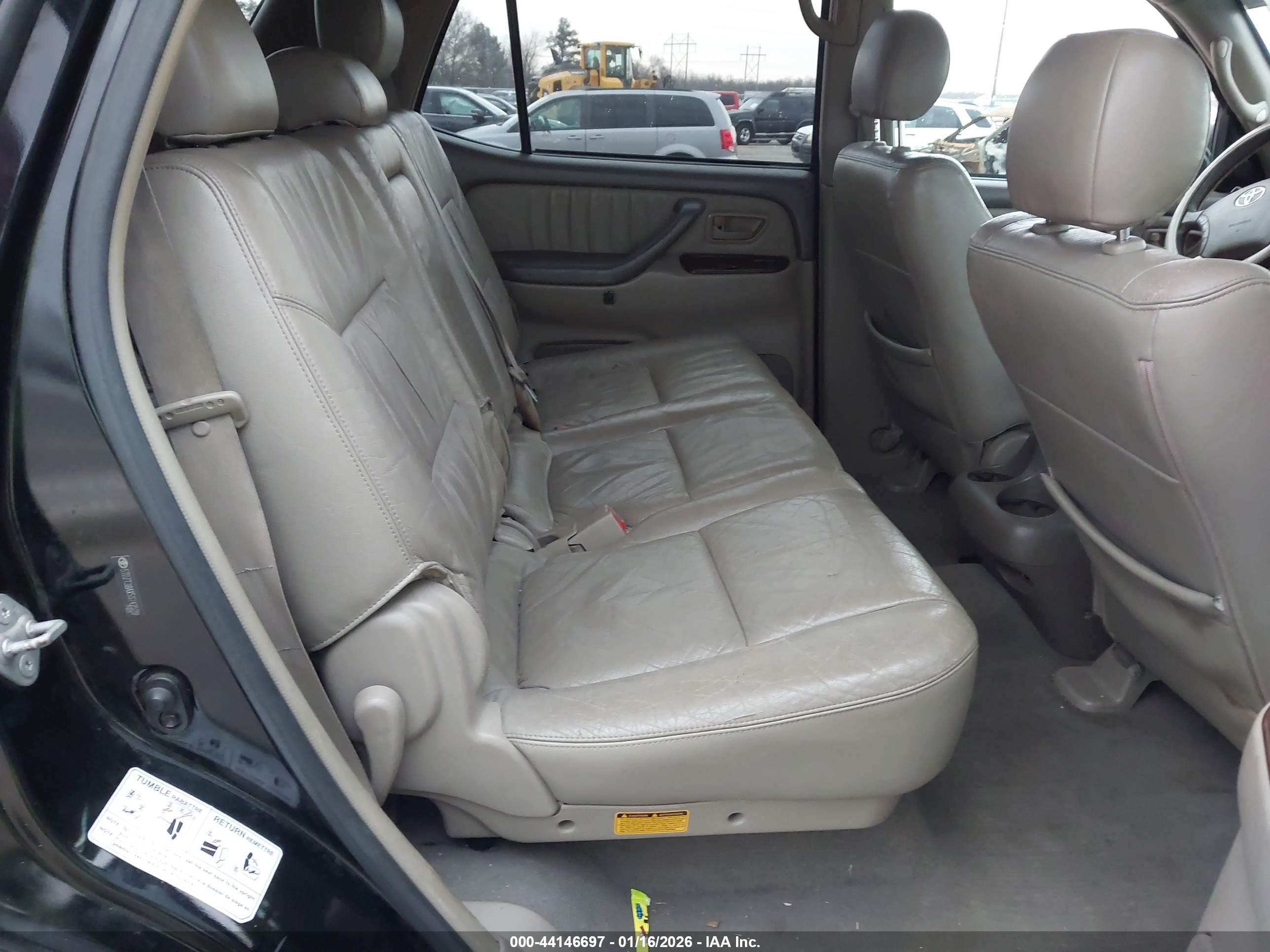 TOYOTA SEQUOIA image 8