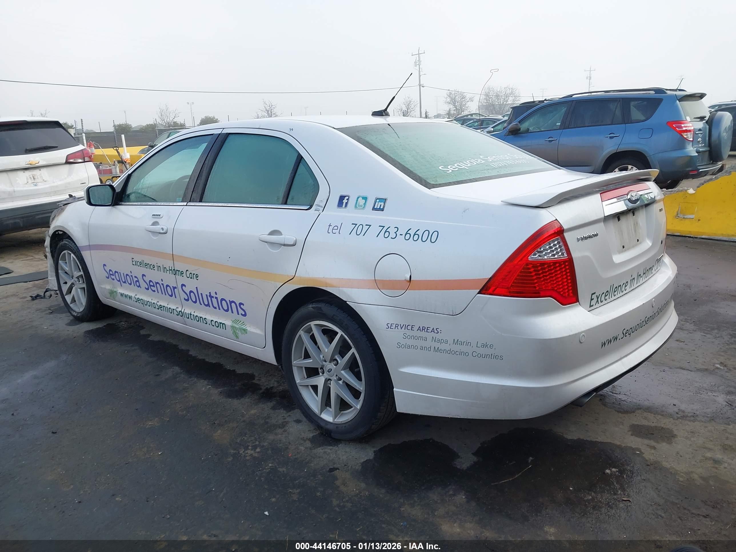 FORD FUSION image 3