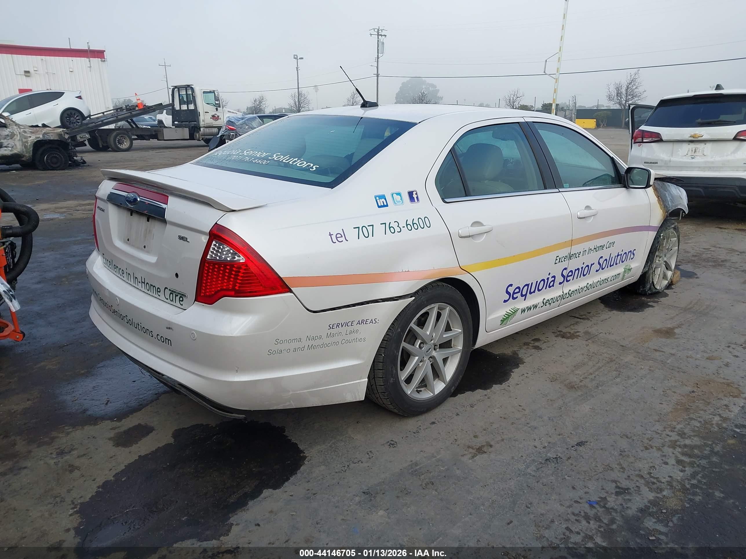 FORD FUSION image 4