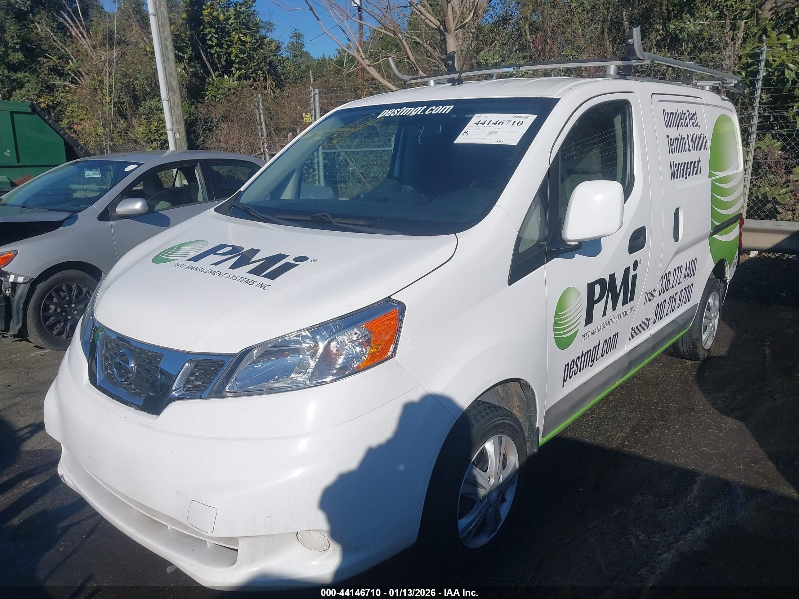 NISSAN NV200 image 2