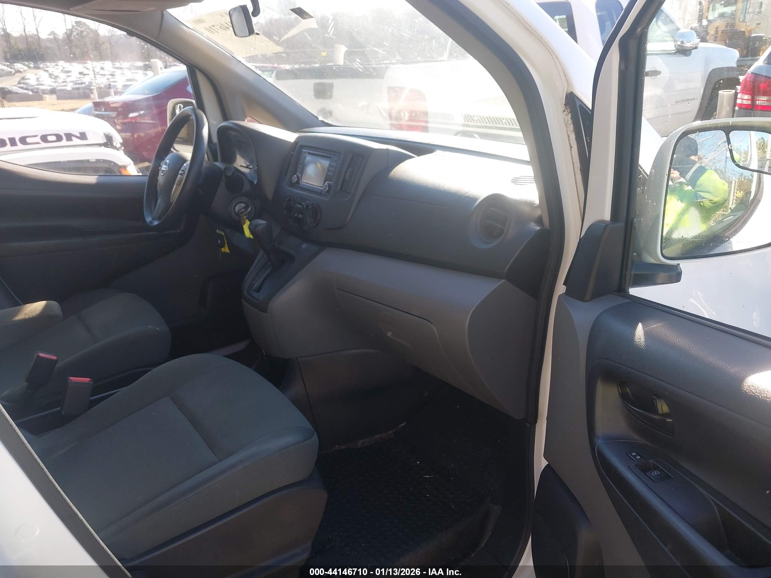 NISSAN NV200 image 5