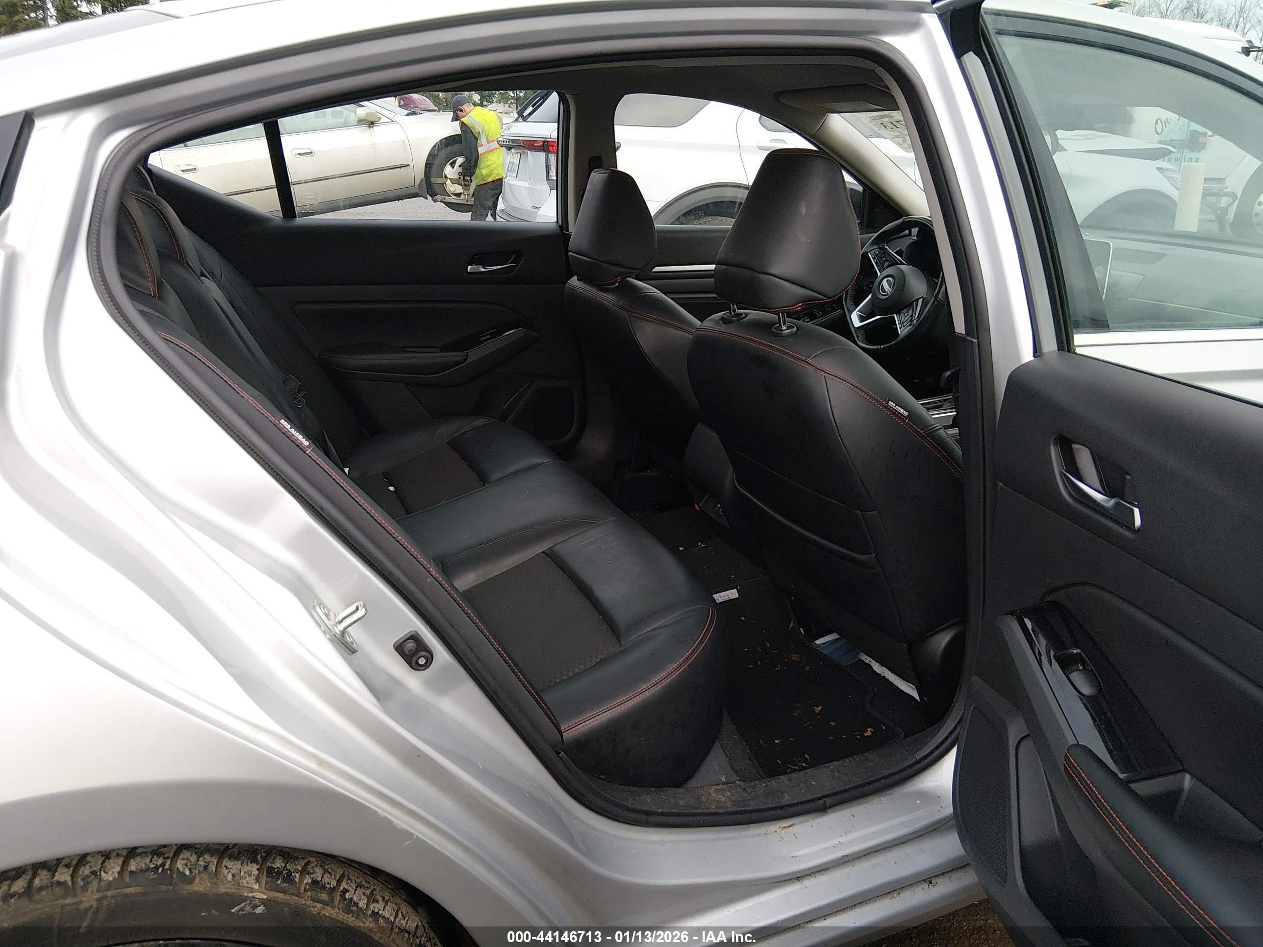 NISSAN ALTIMA image 8