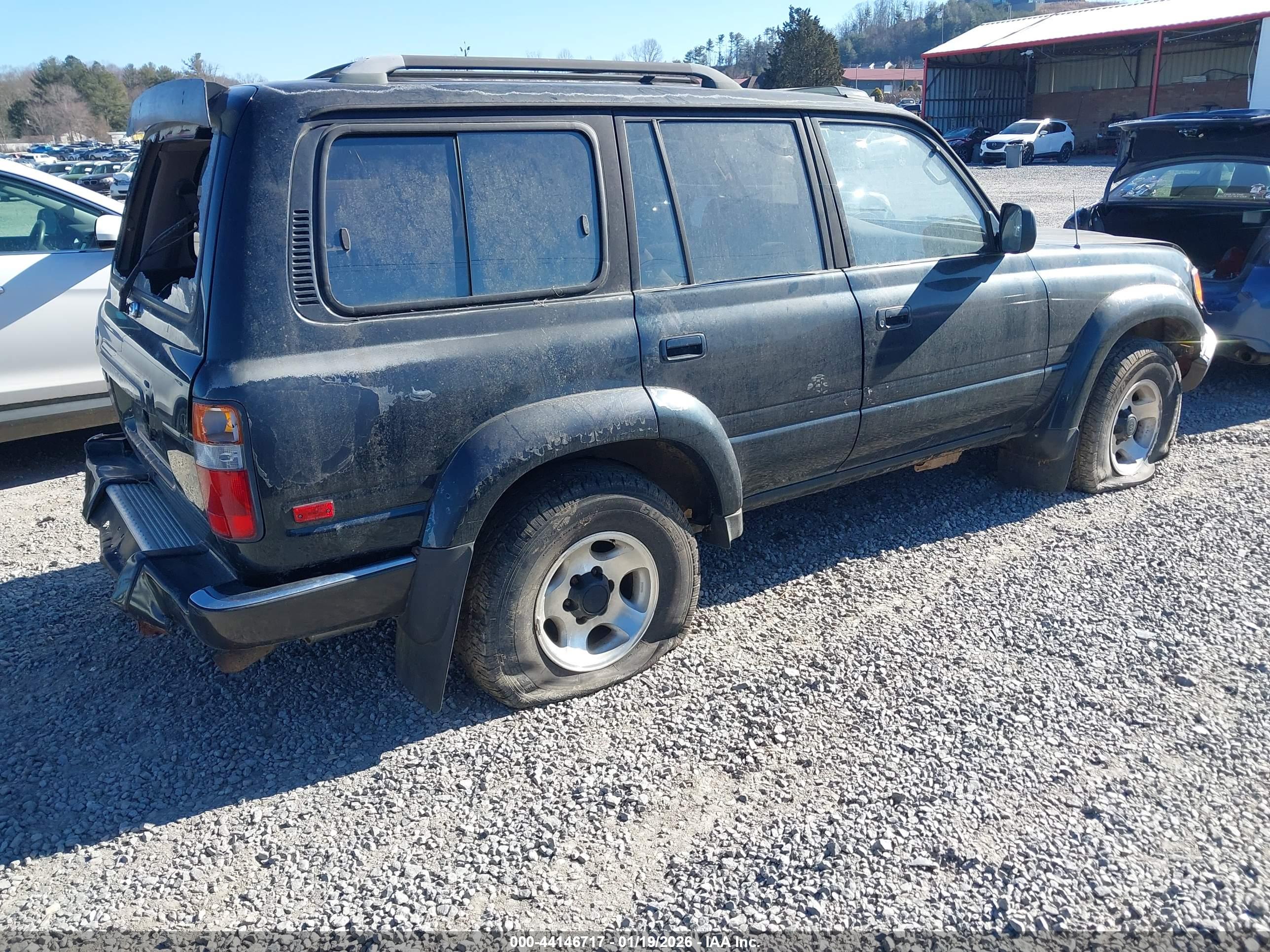 TOYOTA LAND image 4