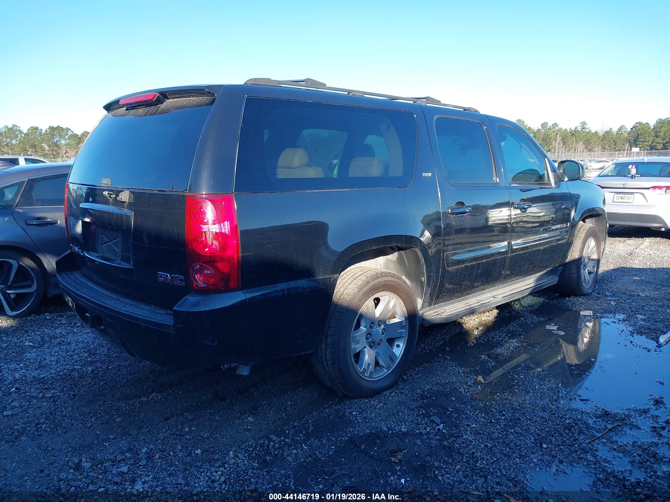 GMC YUKON image 4