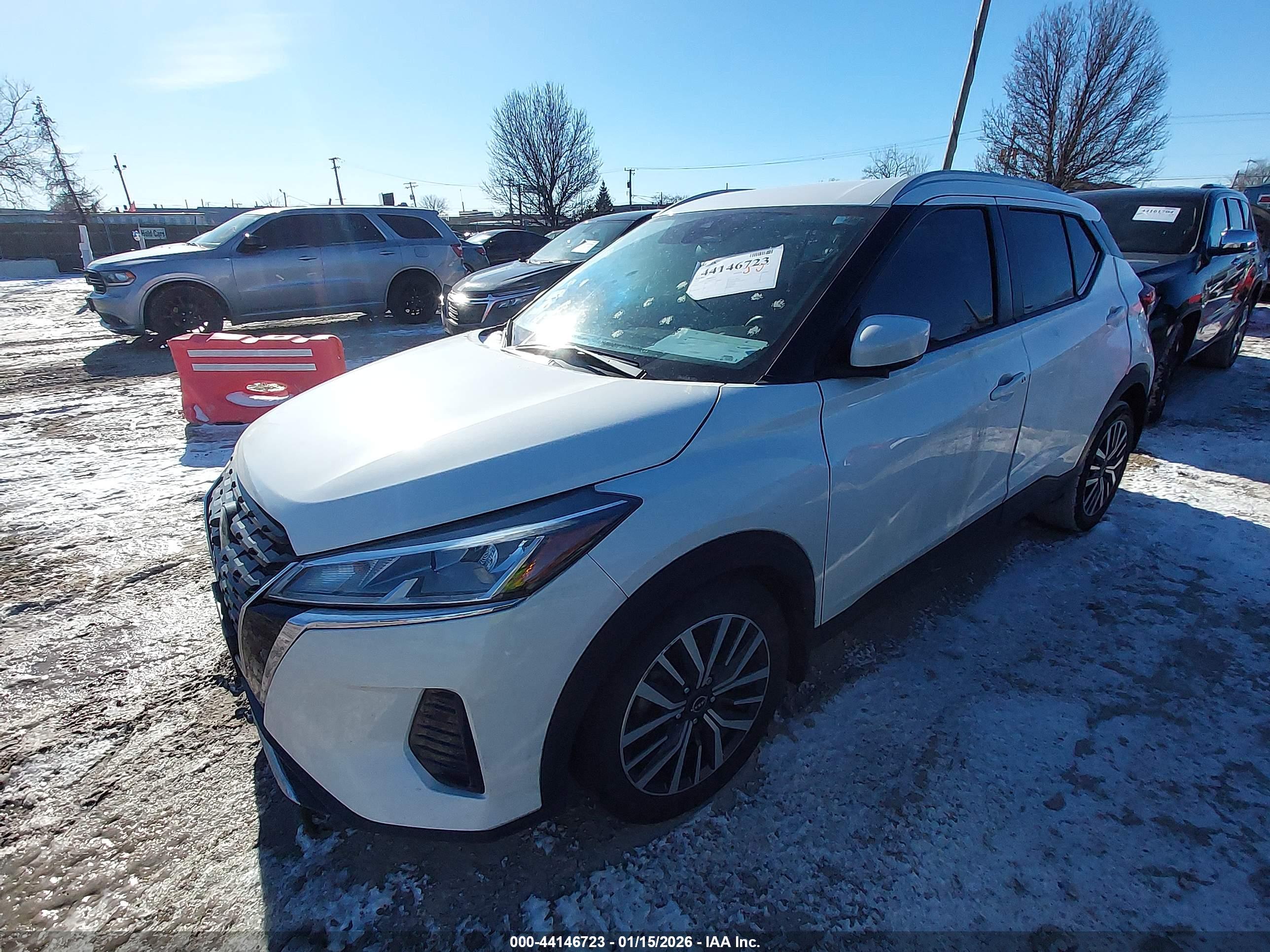 NISSAN KICKS image 2