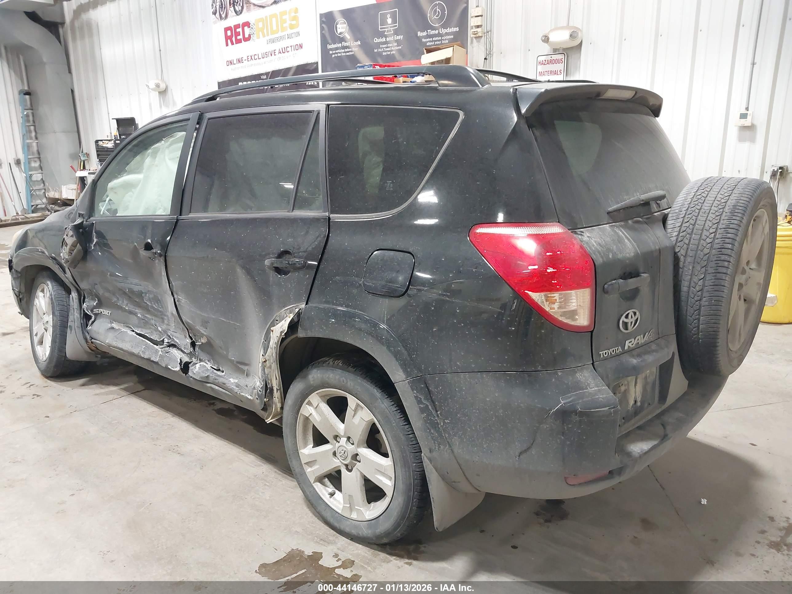 TOYOTA RAV4 image 3