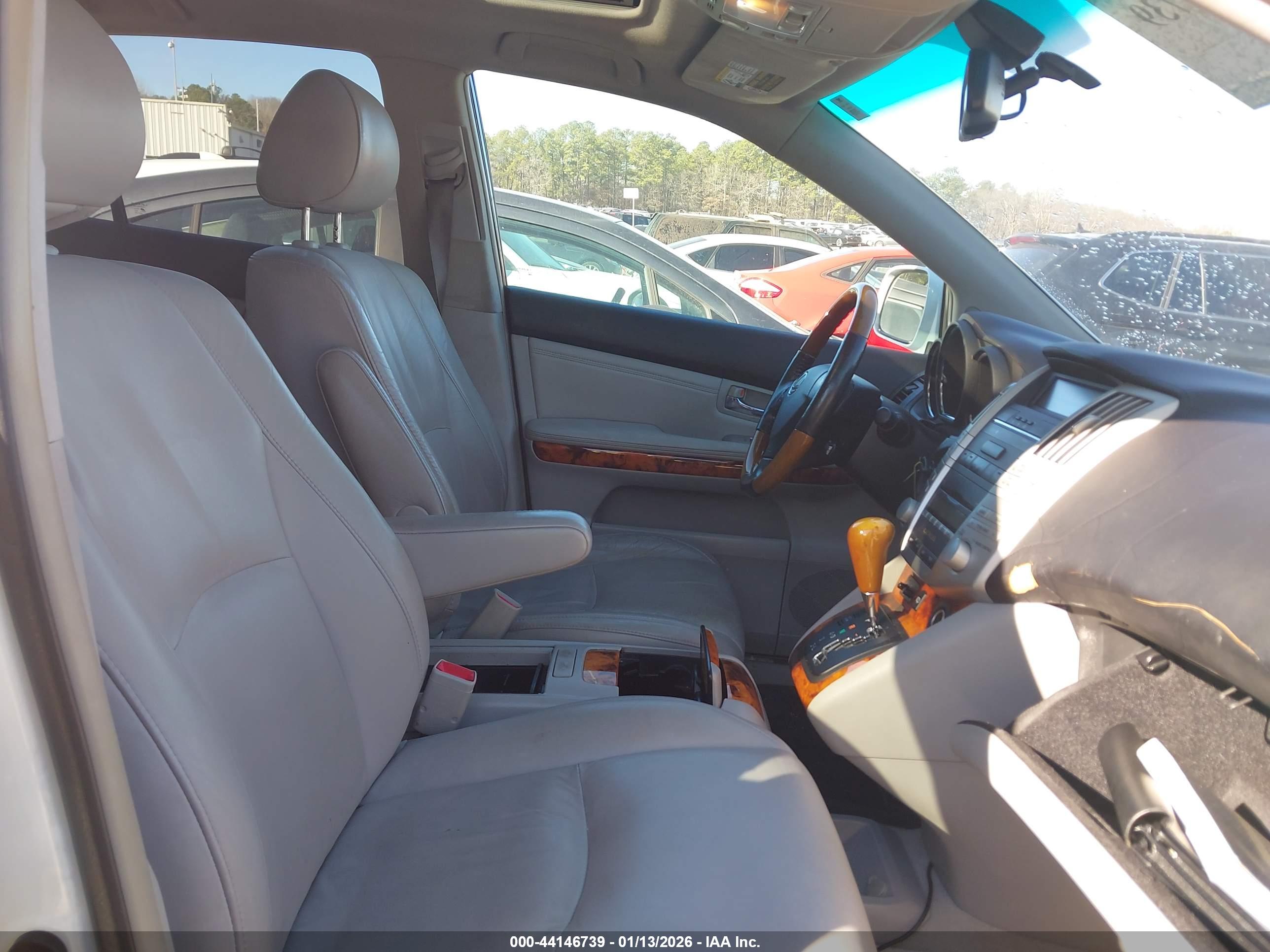 LEXUS RX image 5