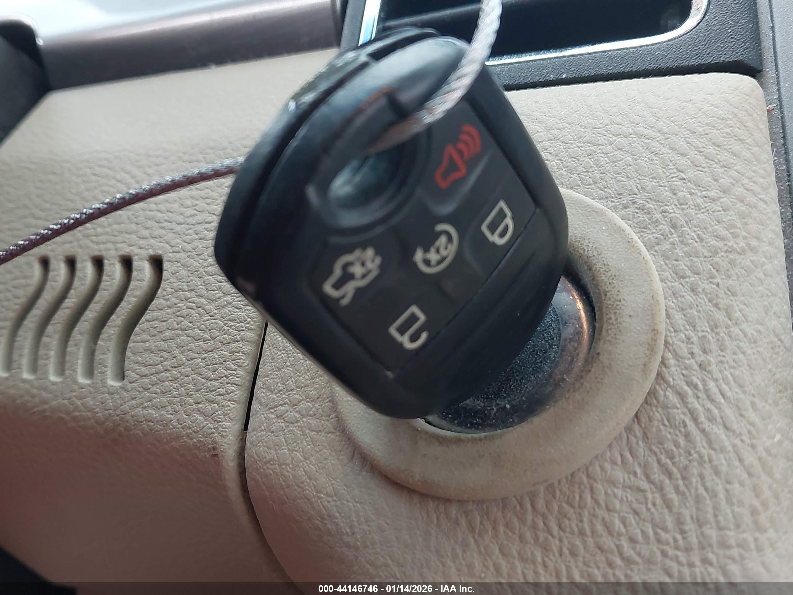 FORD TAURUS image 11