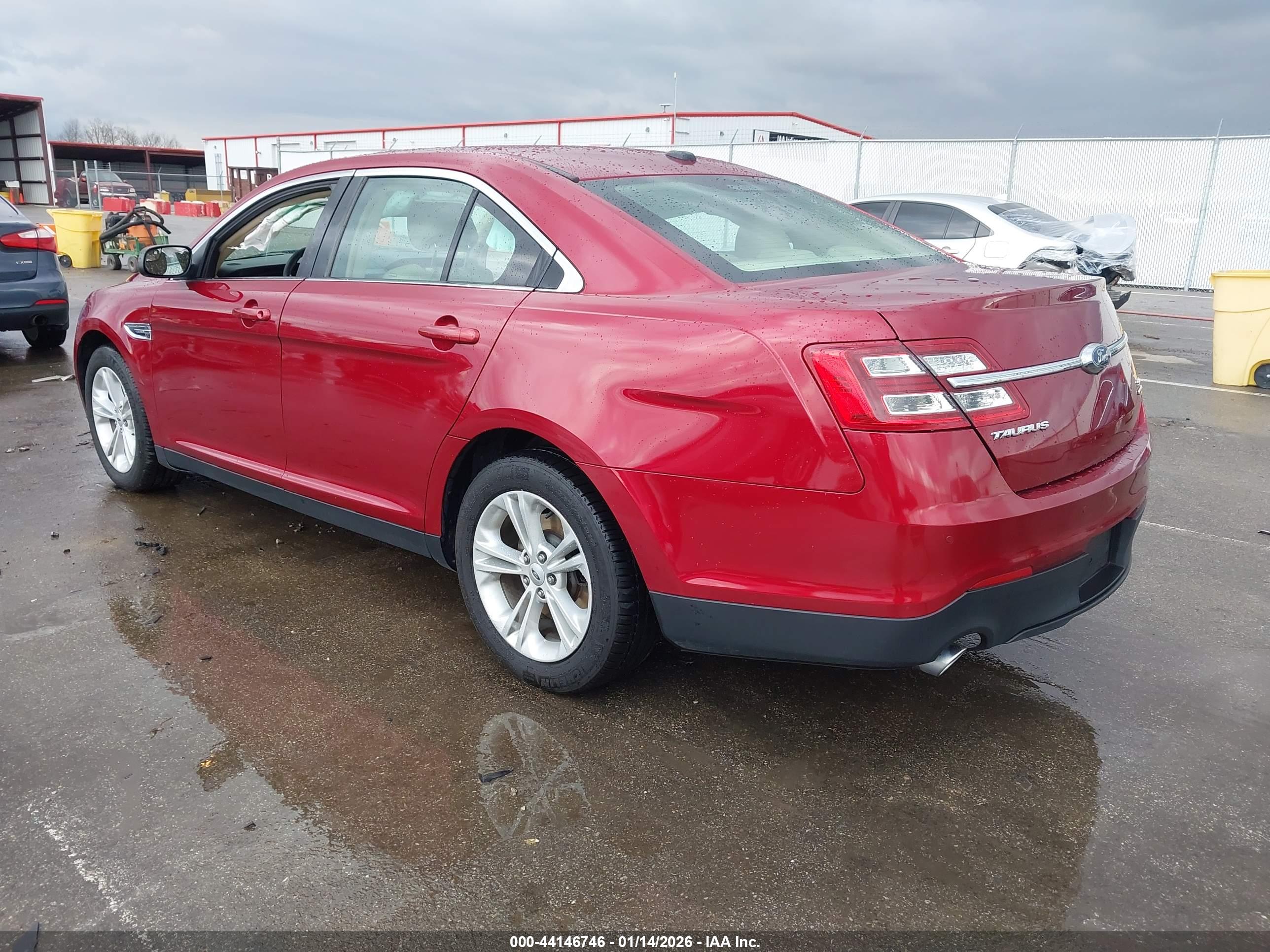 FORD TAURUS image 3