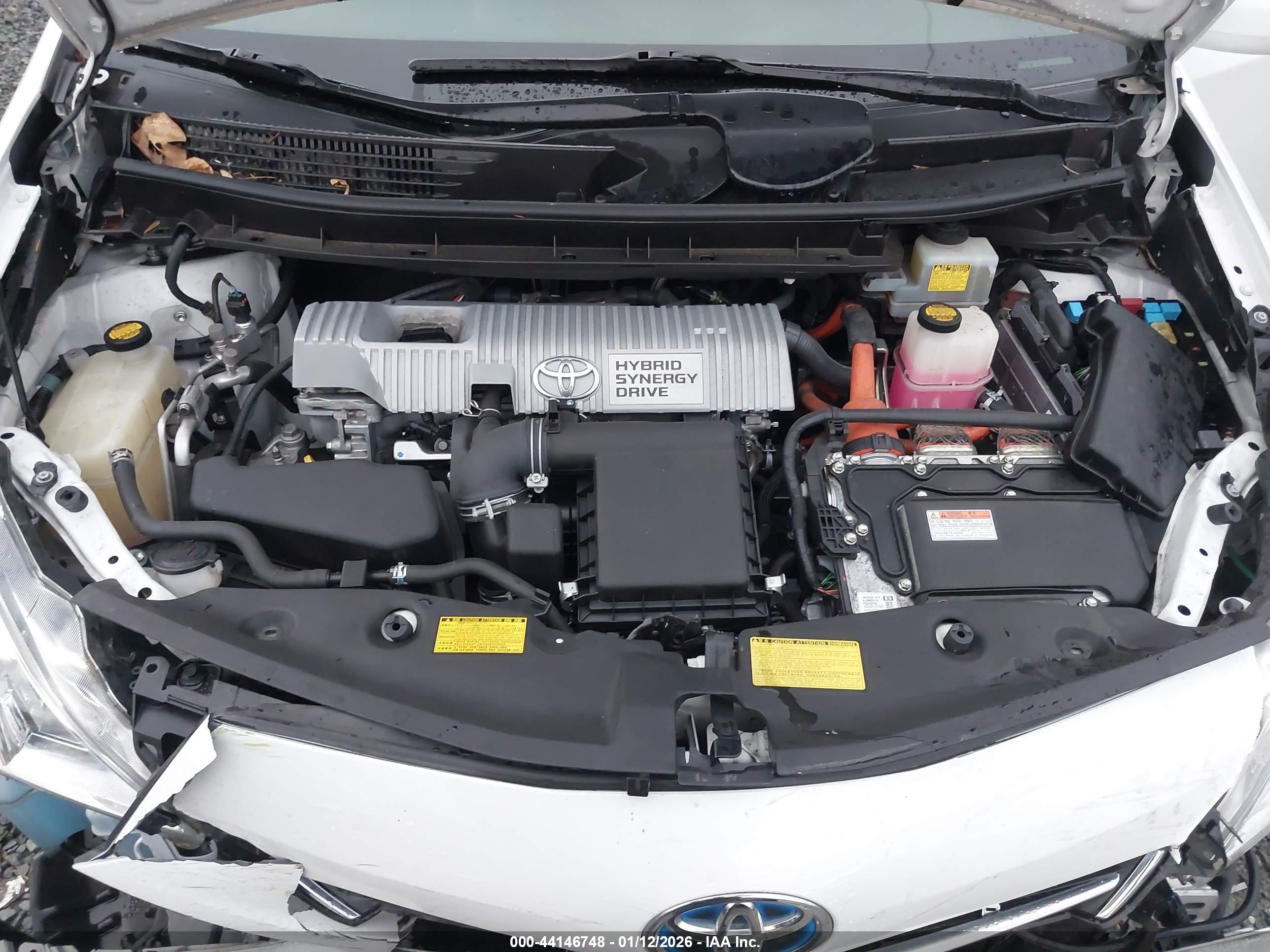 TOYOTA PRIUS image 10