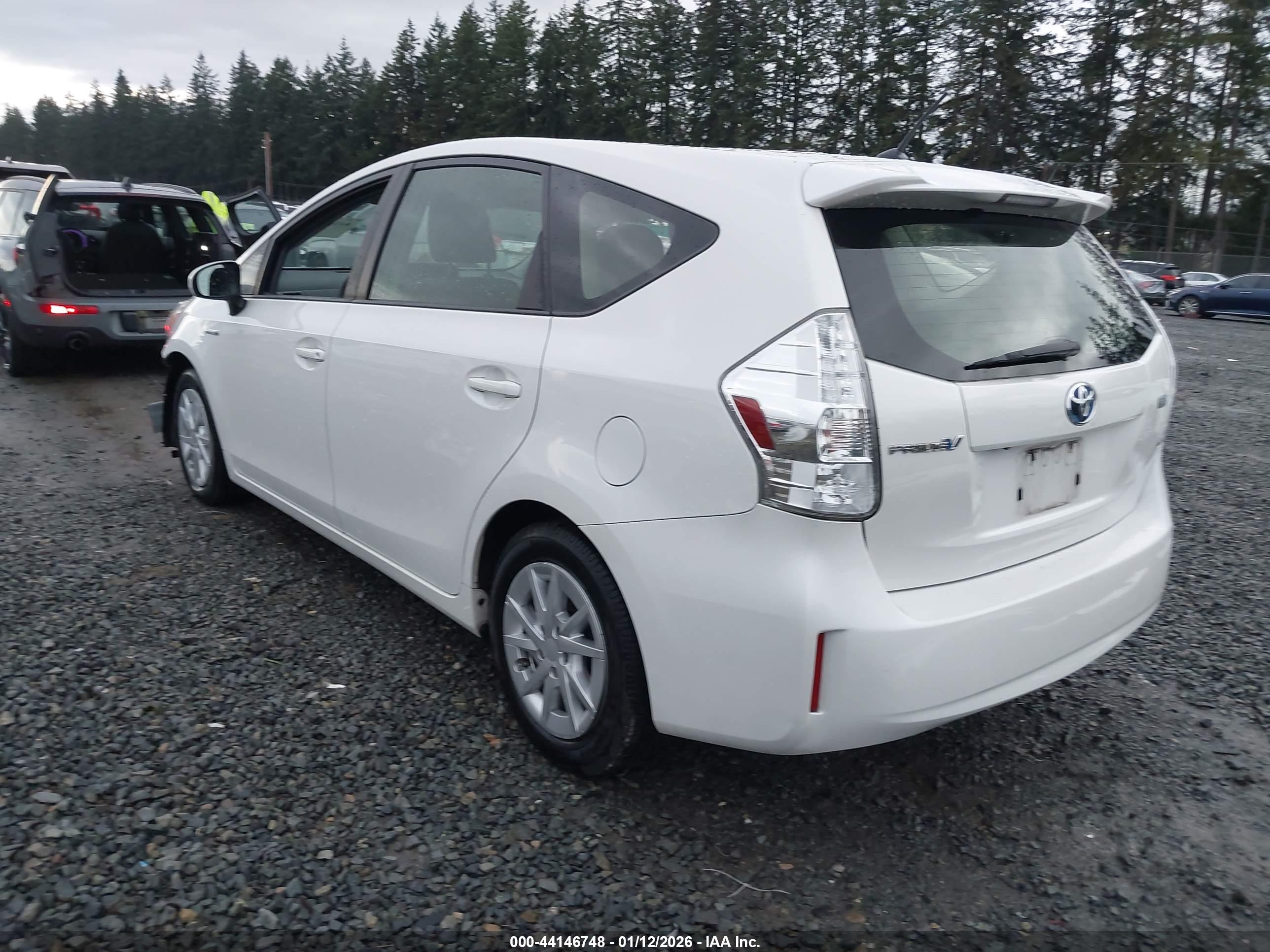 TOYOTA PRIUS image 3