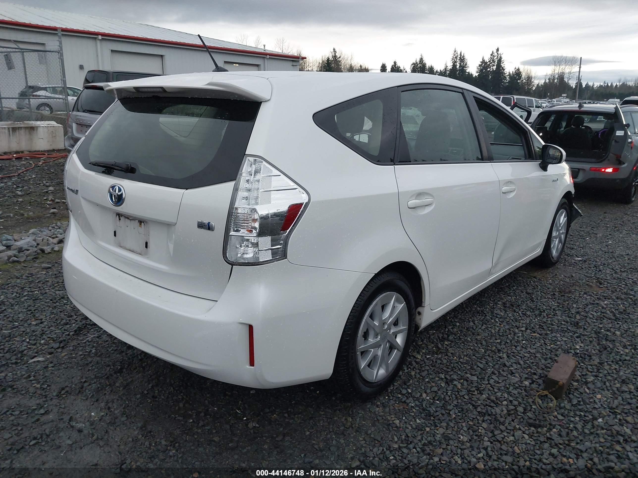 TOYOTA PRIUS image 4
