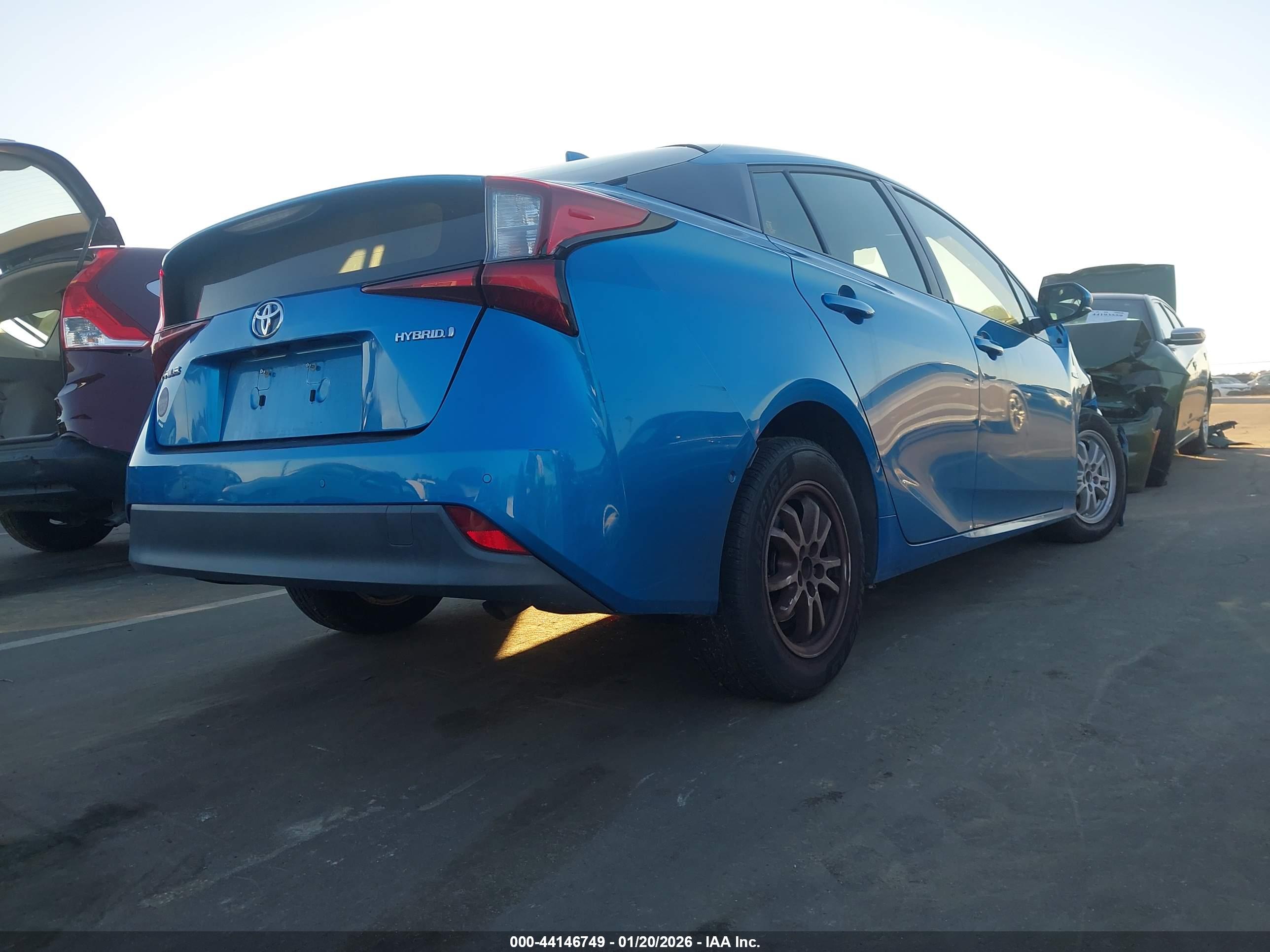 TOYOTA PRIUS image 4