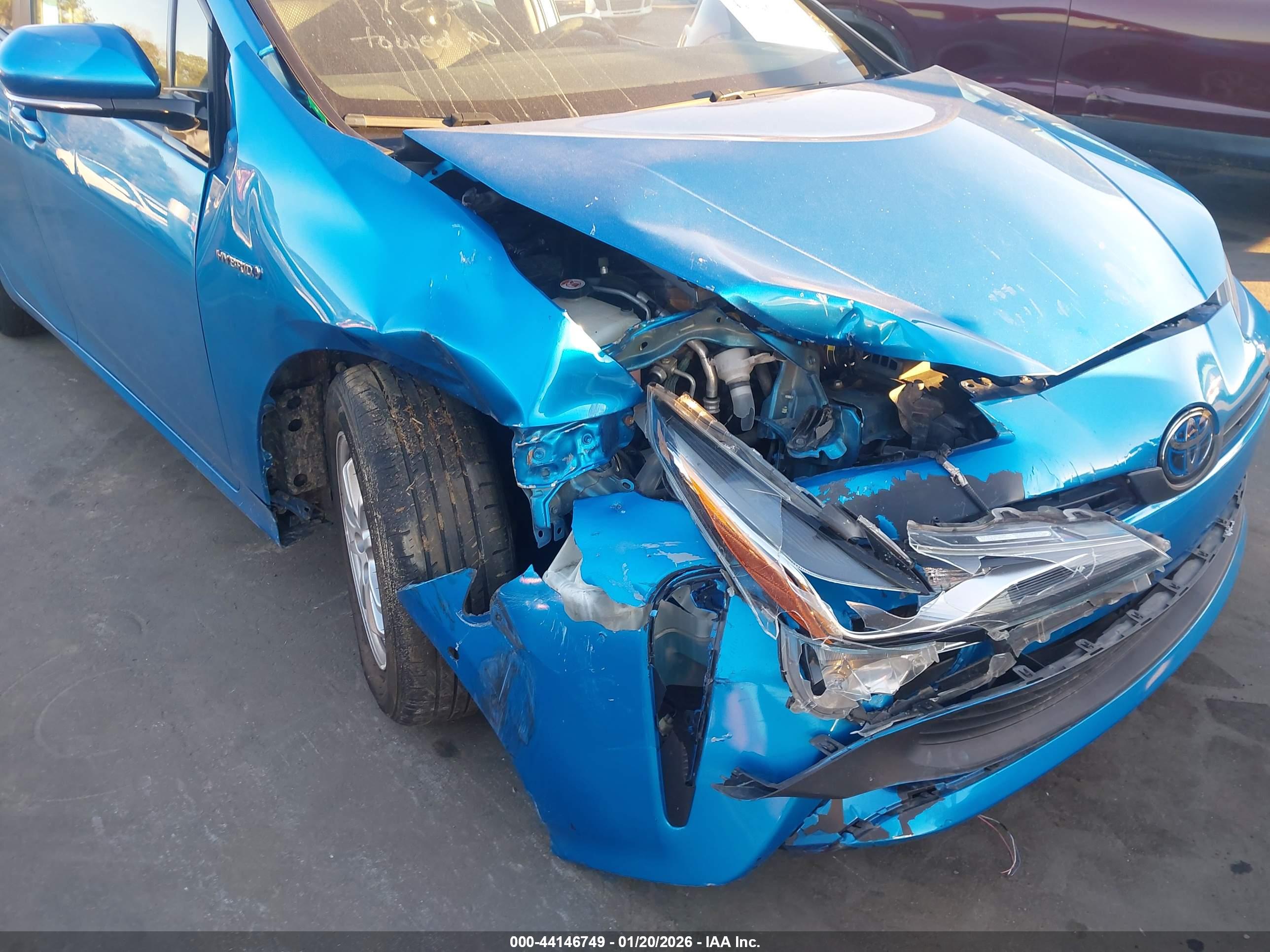 TOYOTA PRIUS image 6