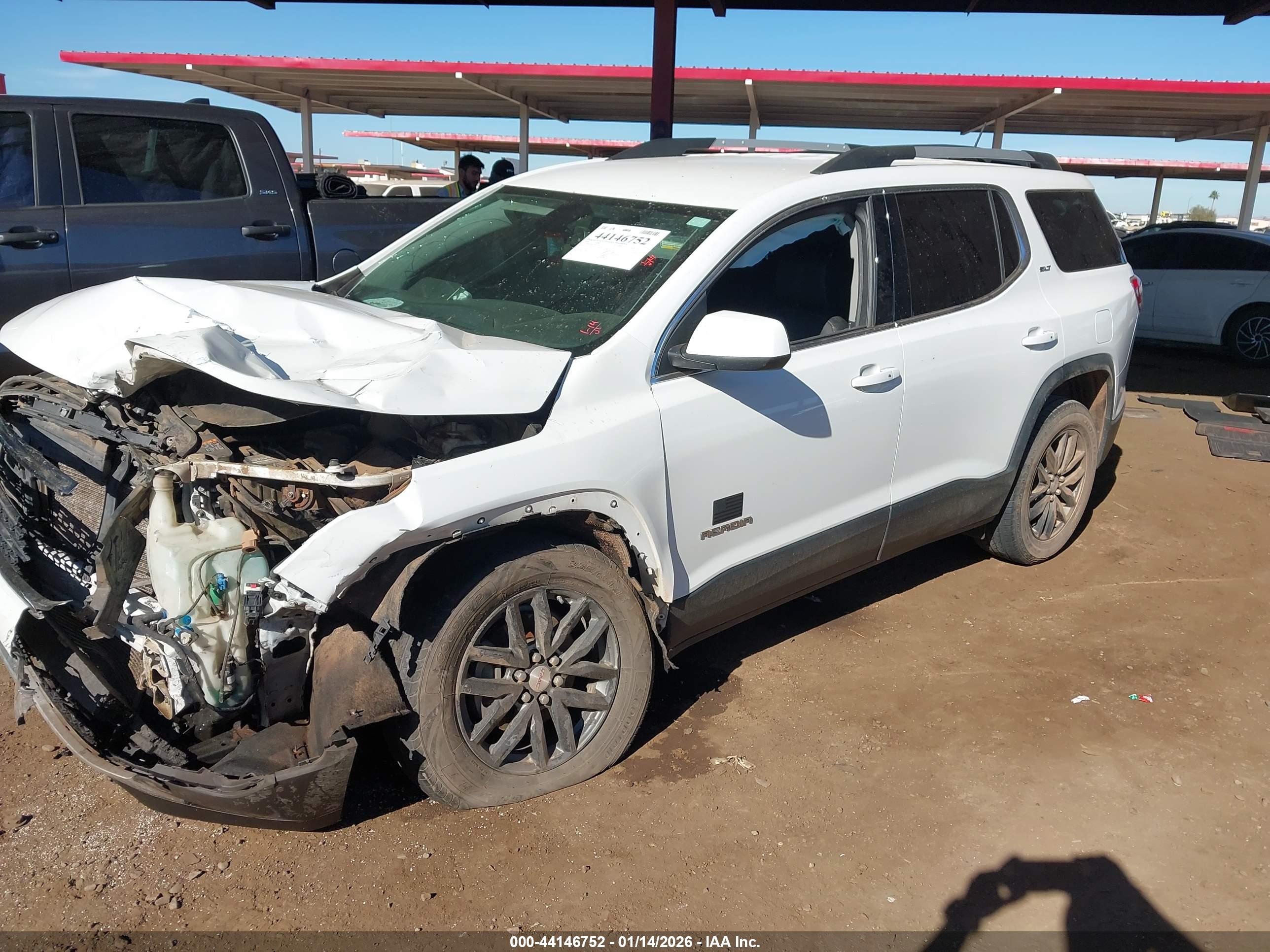 GMC ACADIA image 2