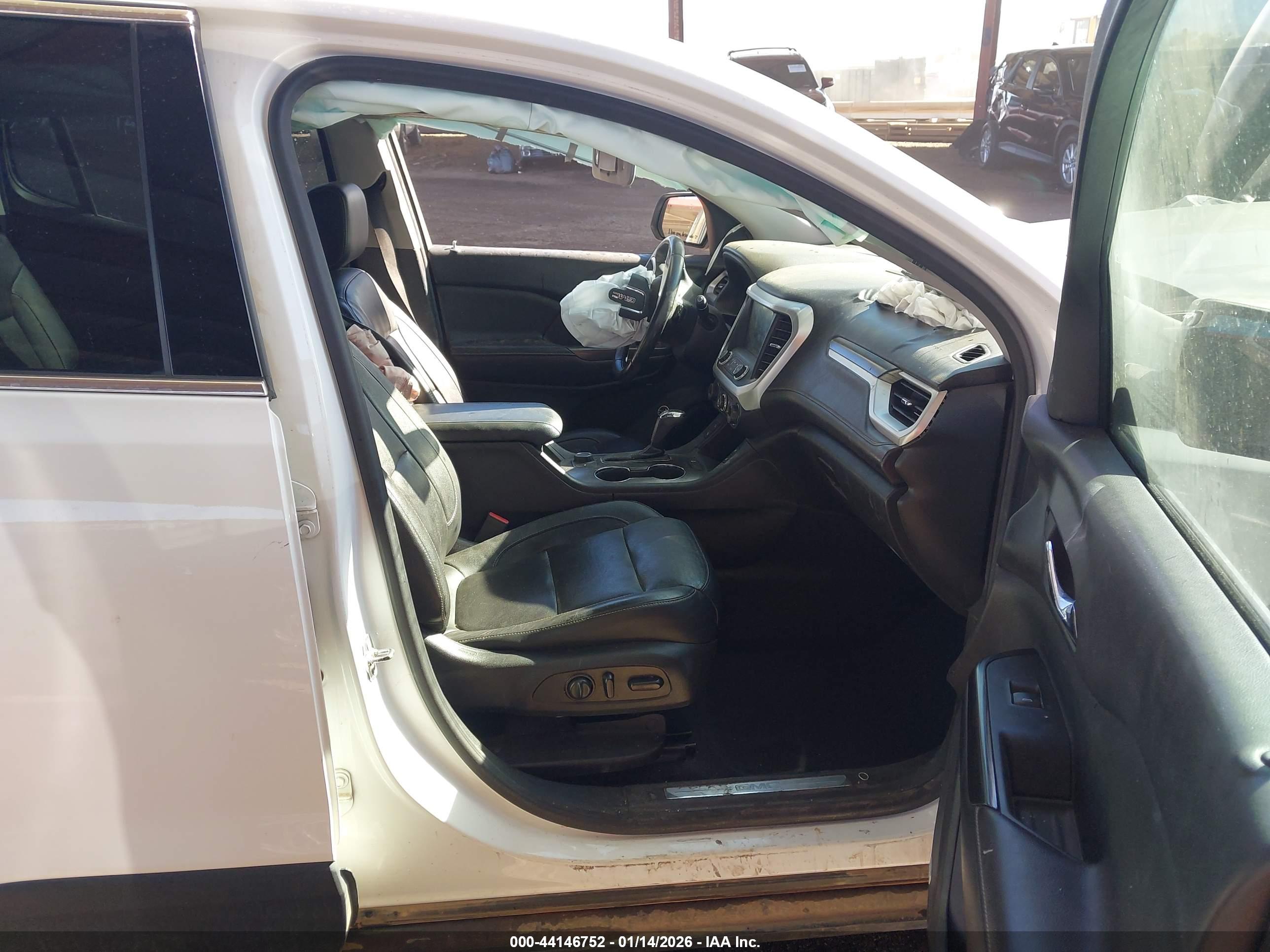 GMC ACADIA image 5