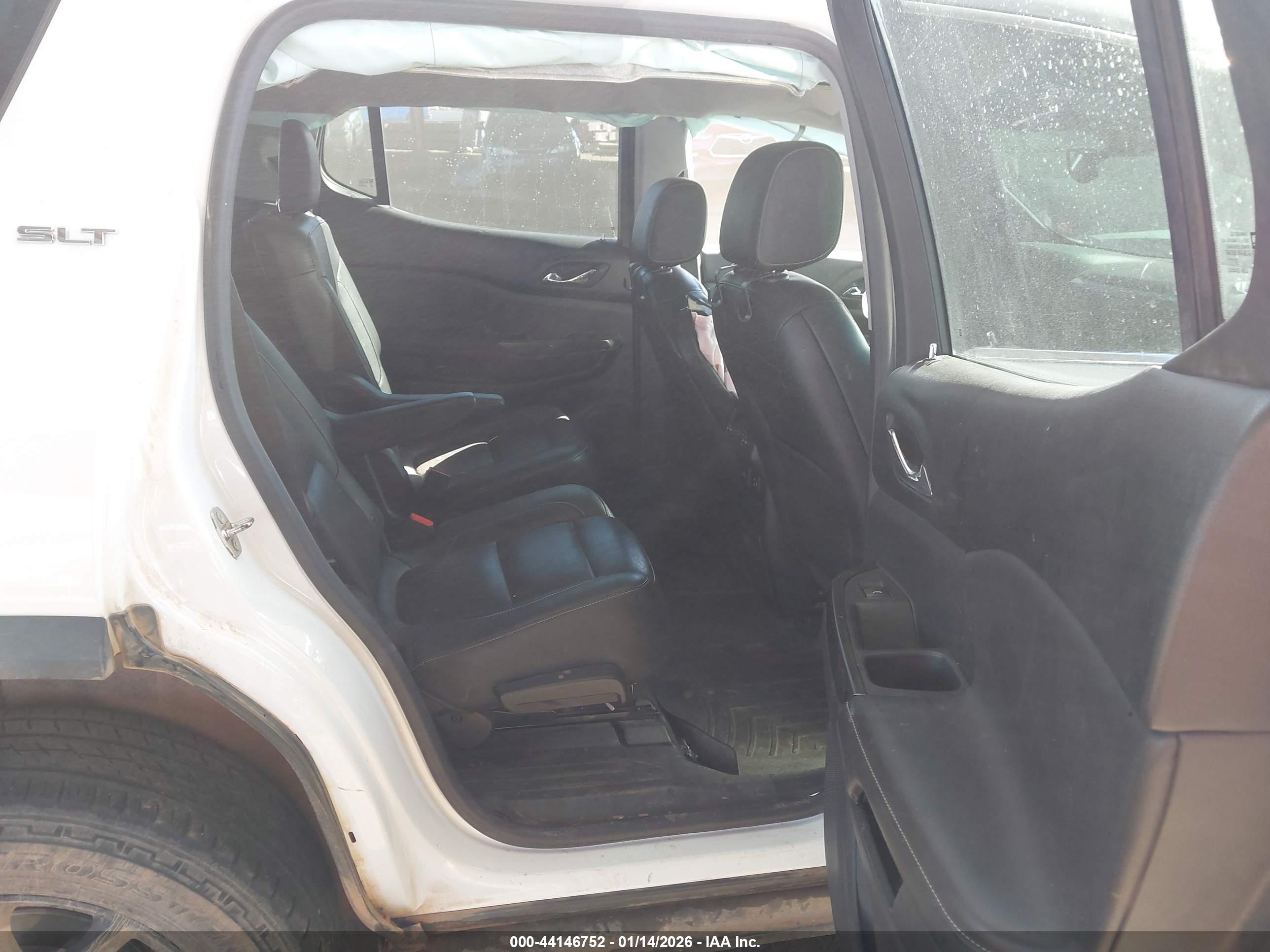 GMC ACADIA image 8
