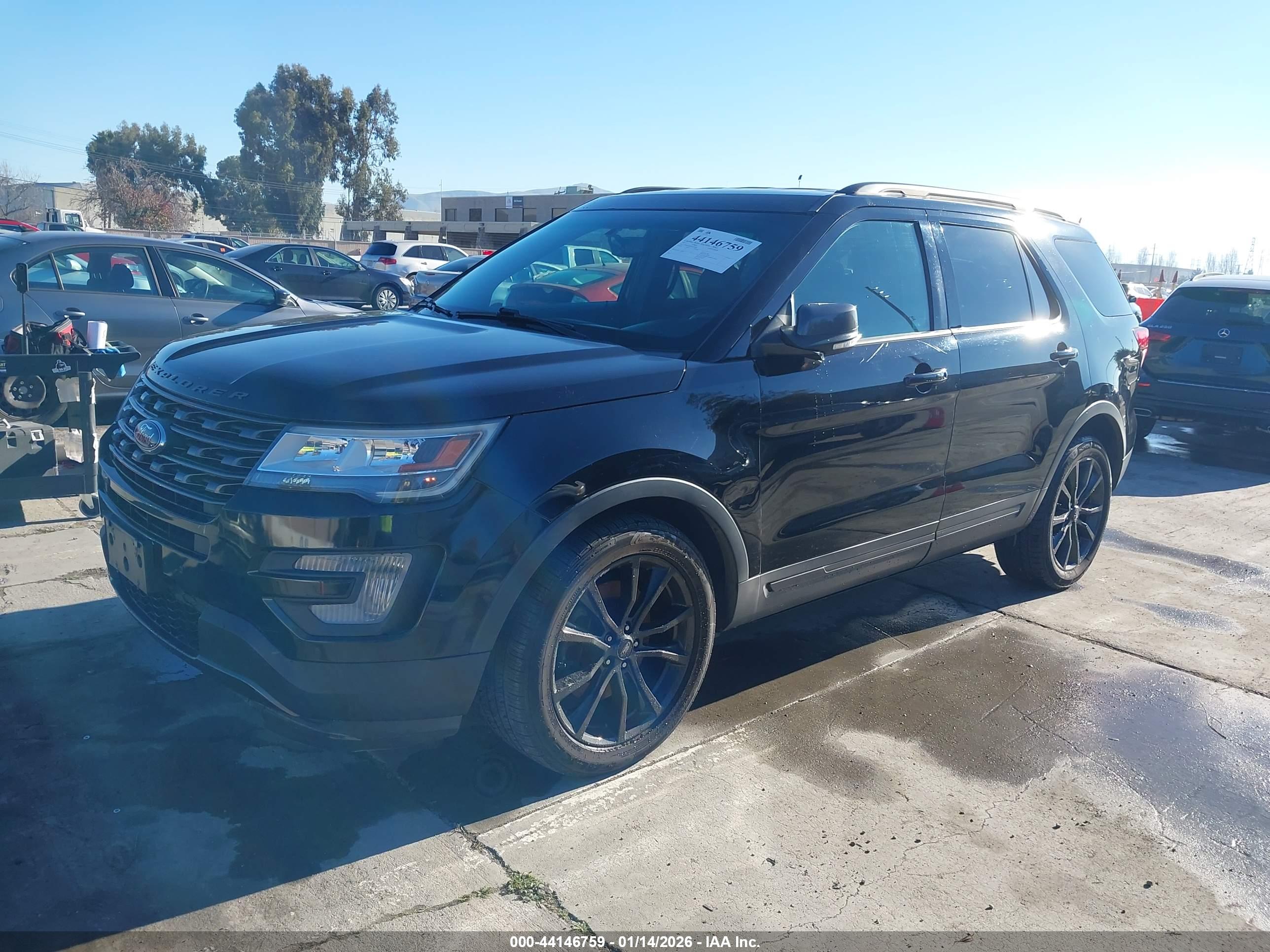 FORD EXPLORER image 2