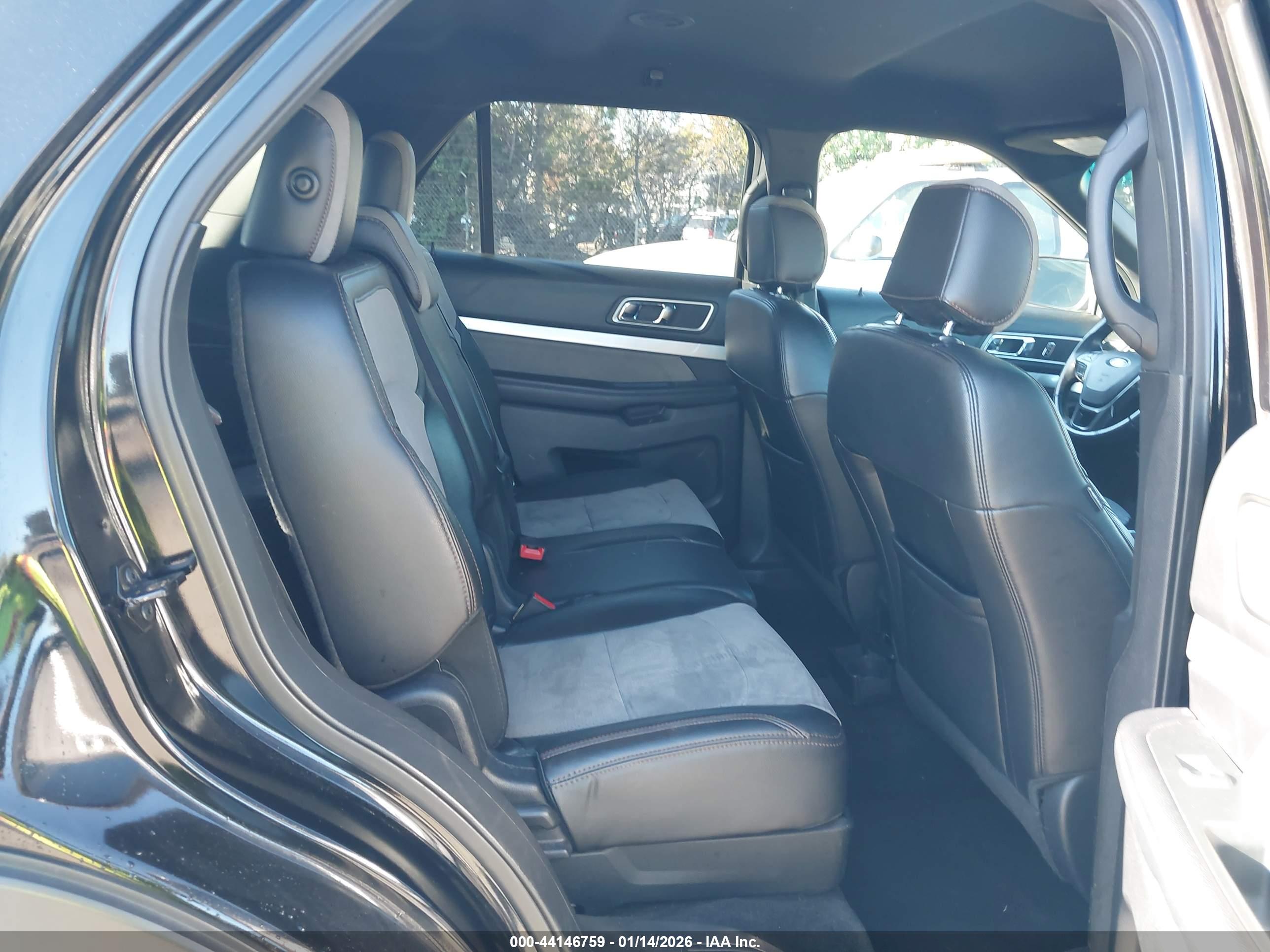 FORD EXPLORER image 8