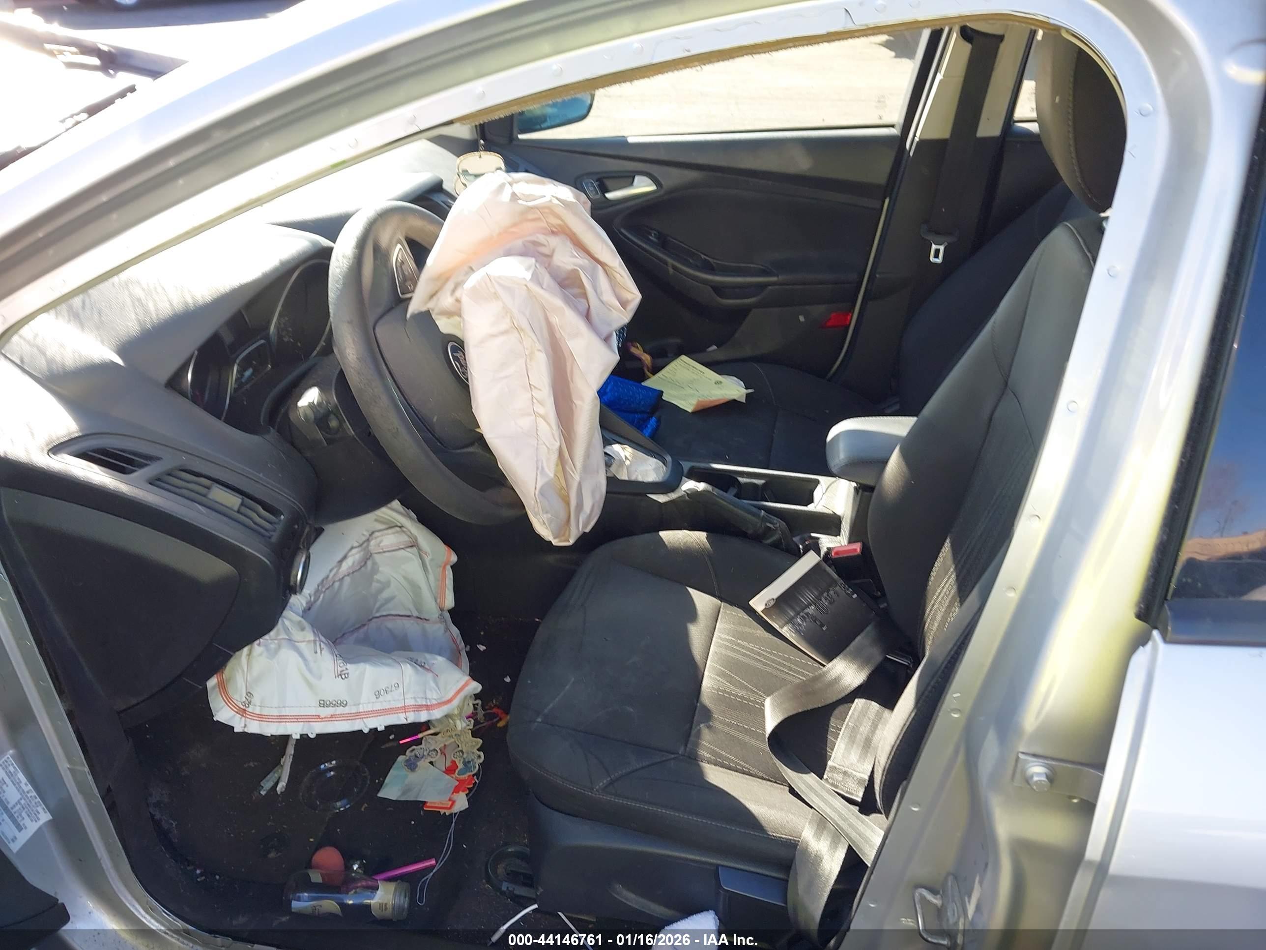 FORD FOCUS image 5