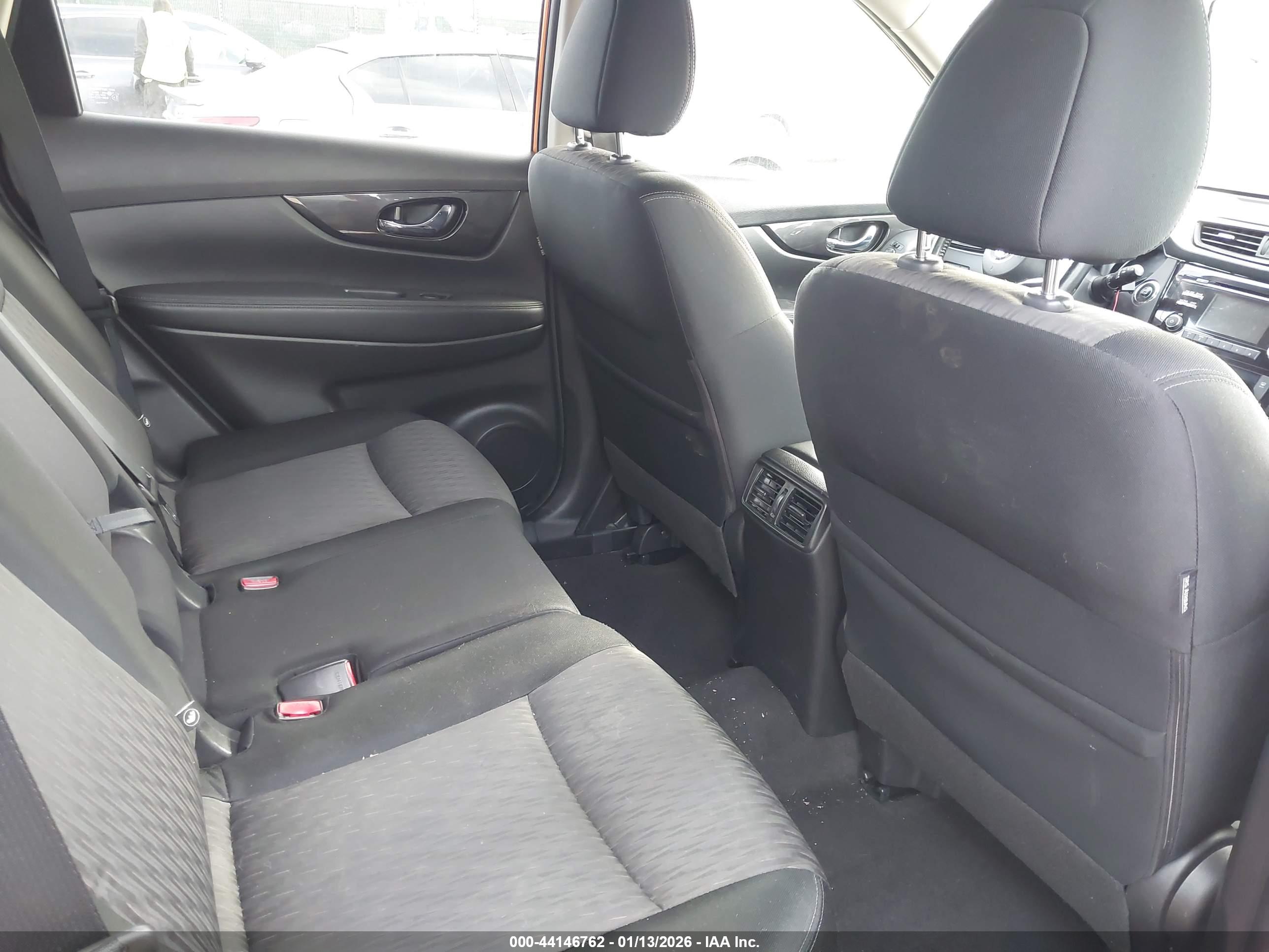 NISSAN ROGUE image 8