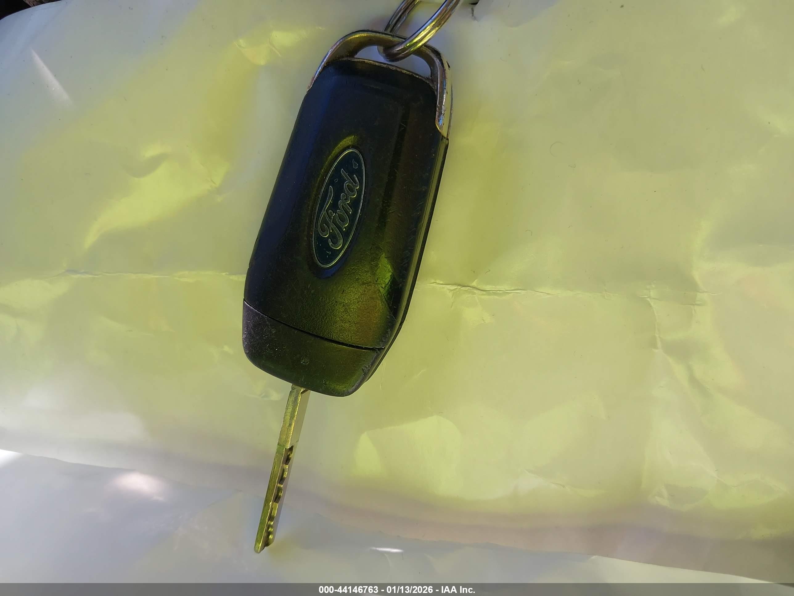 FORD FUSION image 11