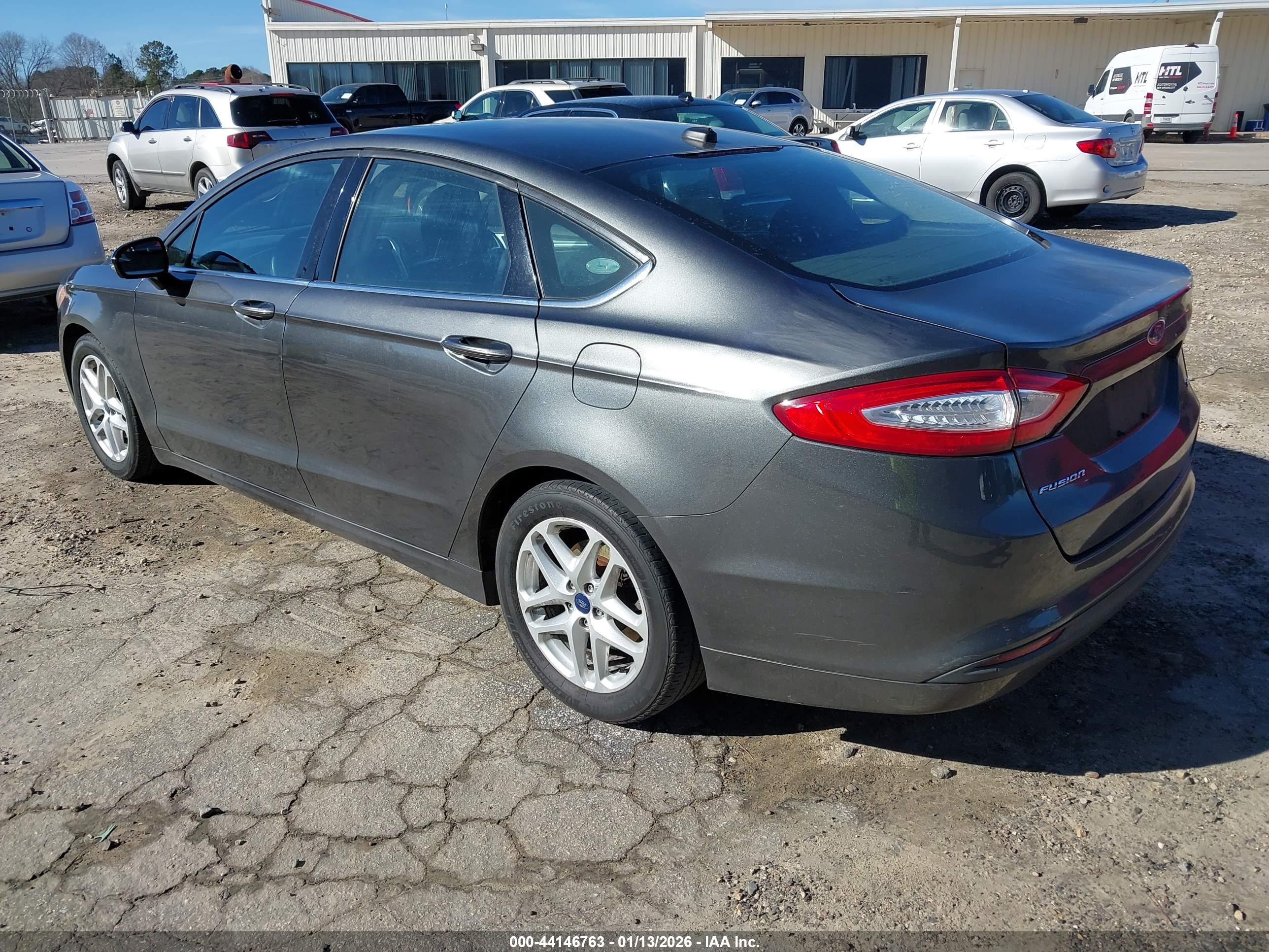 FORD FUSION image 3
