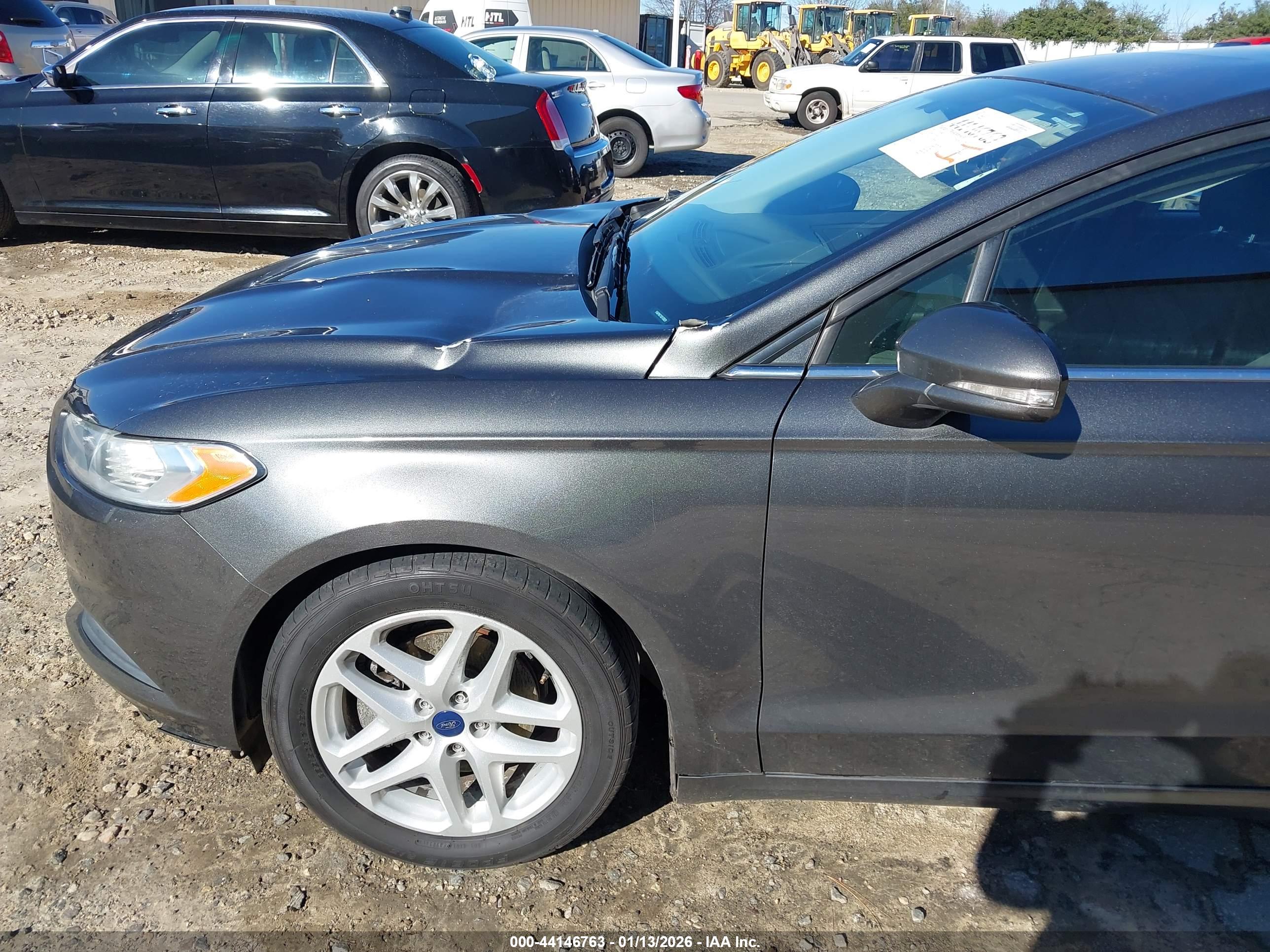 FORD FUSION image 6